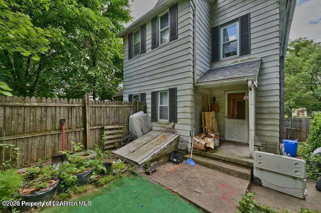 819 Delaware Street