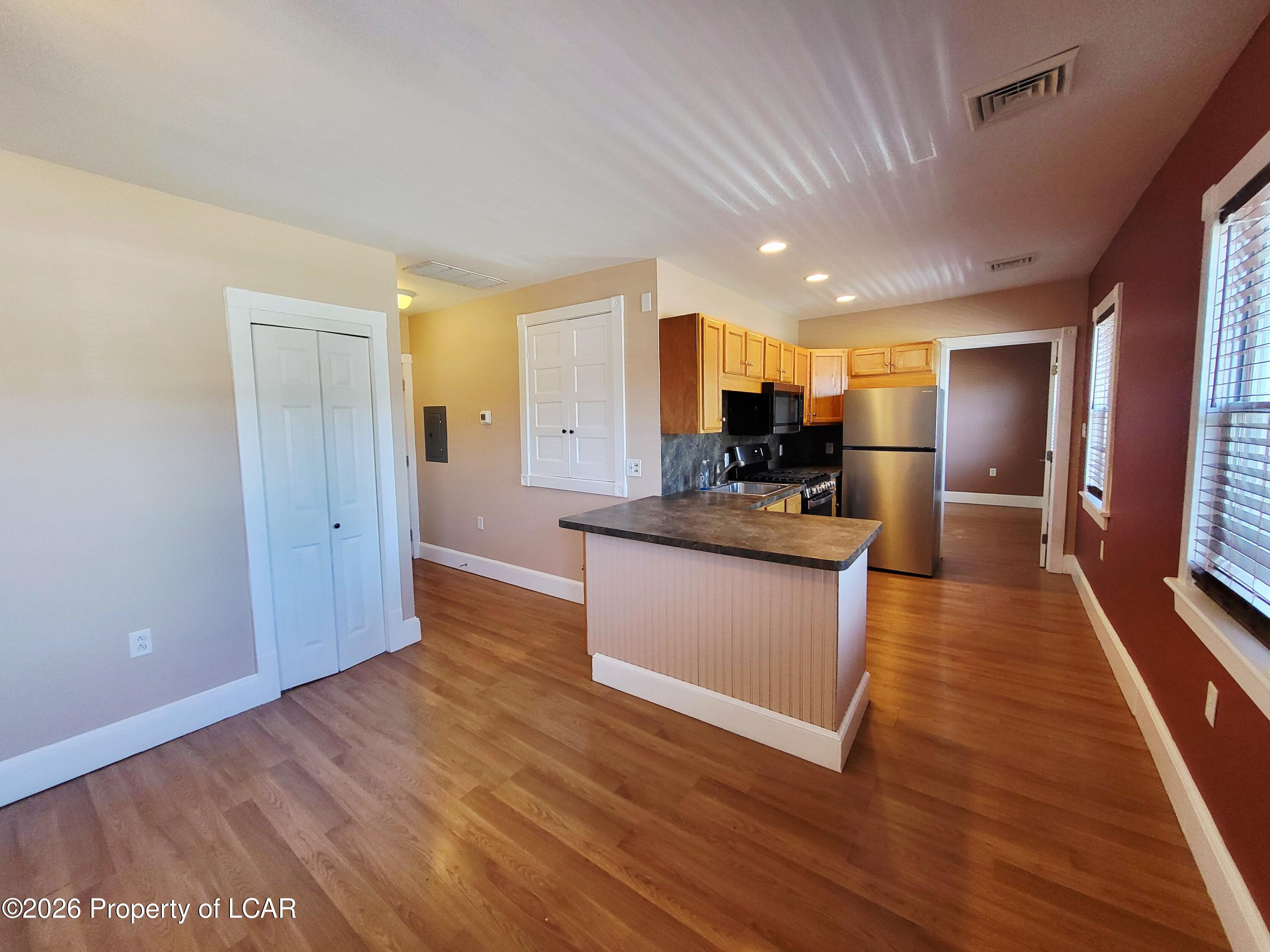 208 Wyoming Avenue Unit: 1