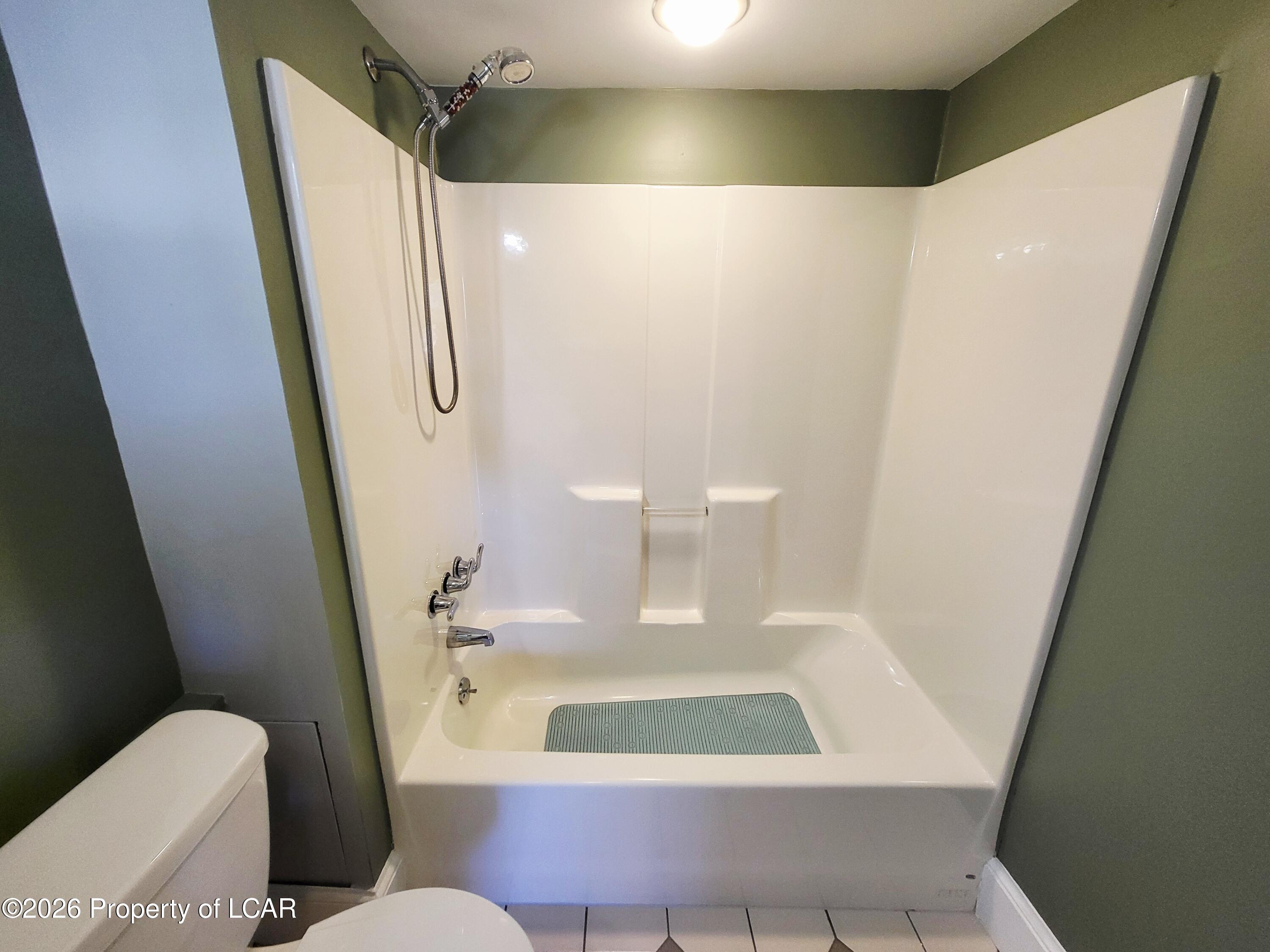 208 Wyoming Avenue Unit: 1