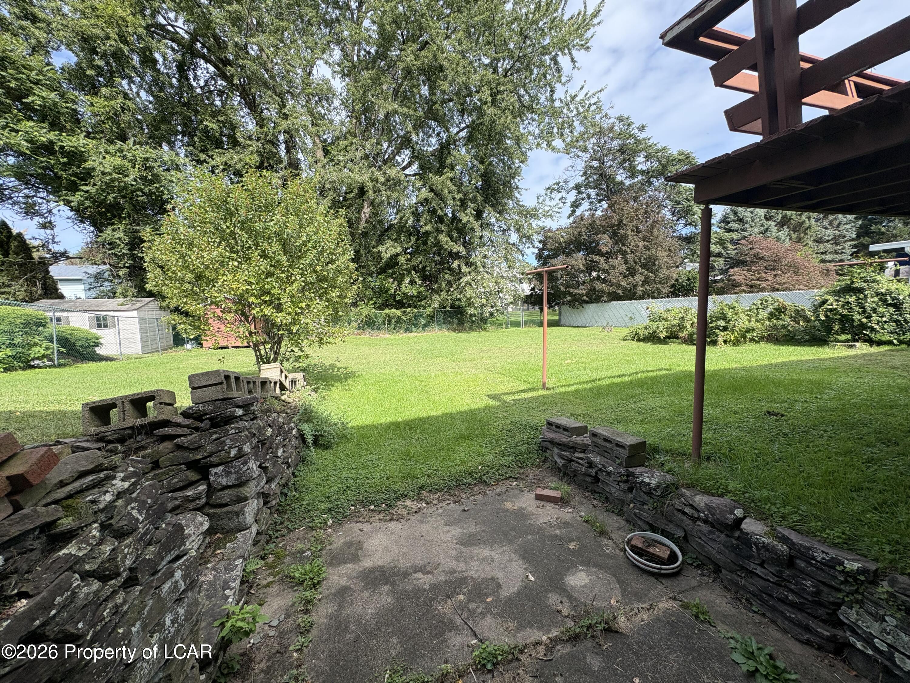554 N Gates Avenue