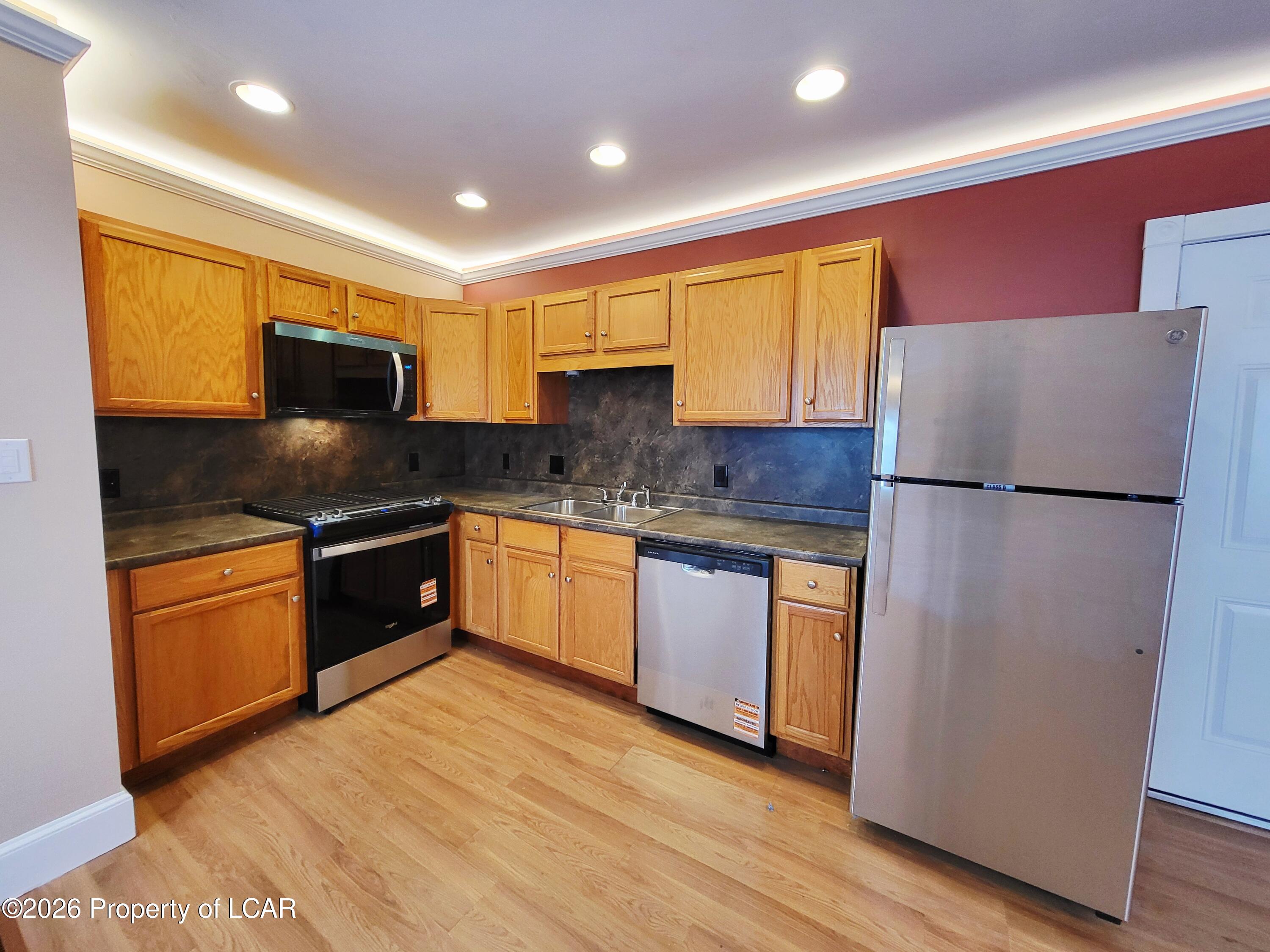 208 Wyoming Avenue Unit: 3