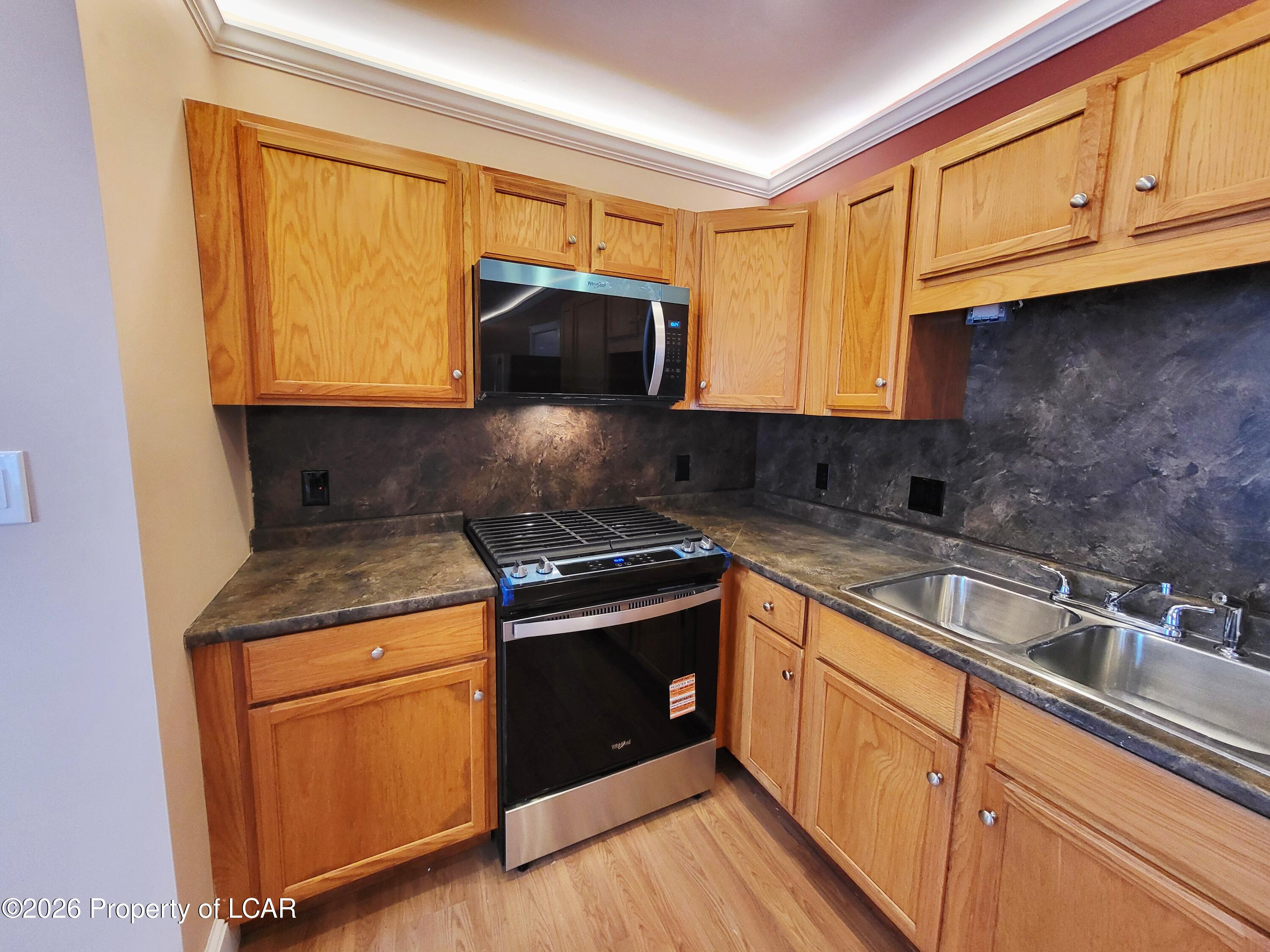 208 Wyoming Avenue Unit: 3