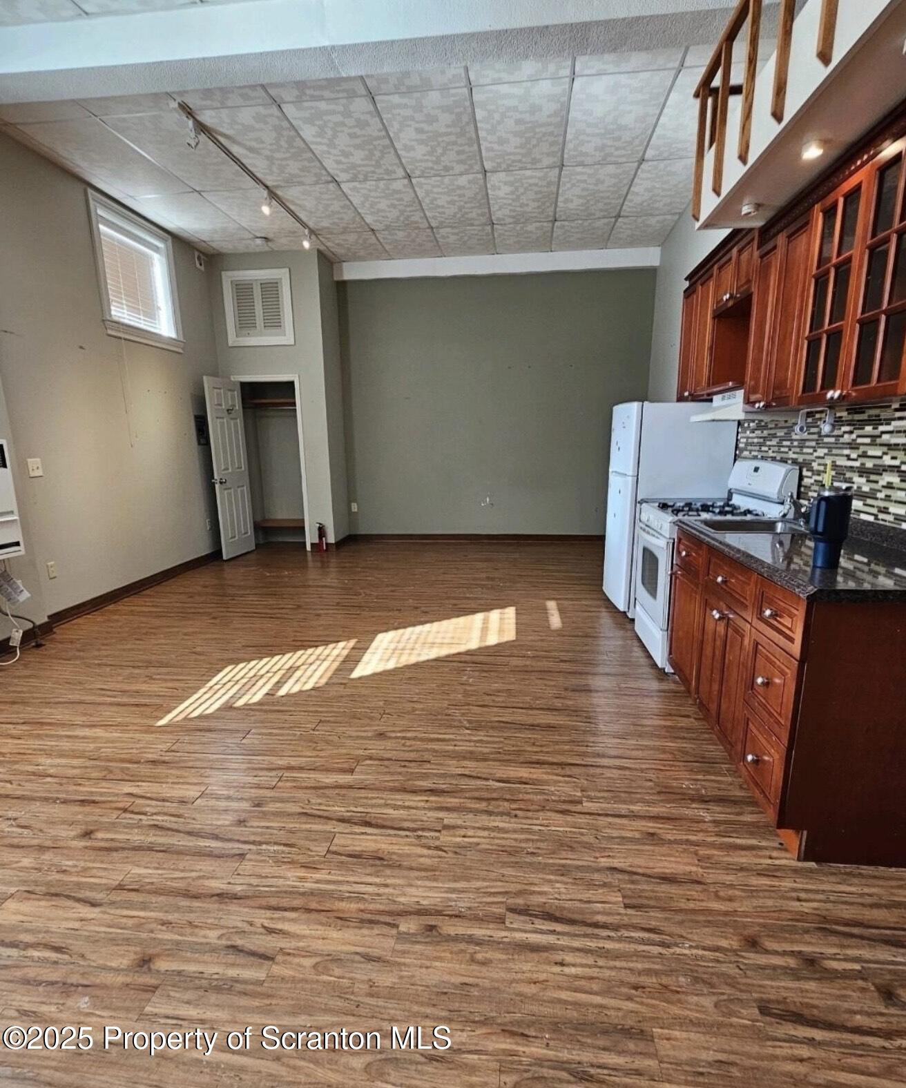 486 Hazle Street Unit: 5