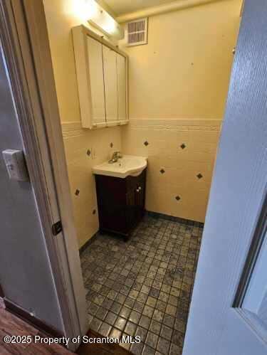 486 Hazle Street Unit: 5