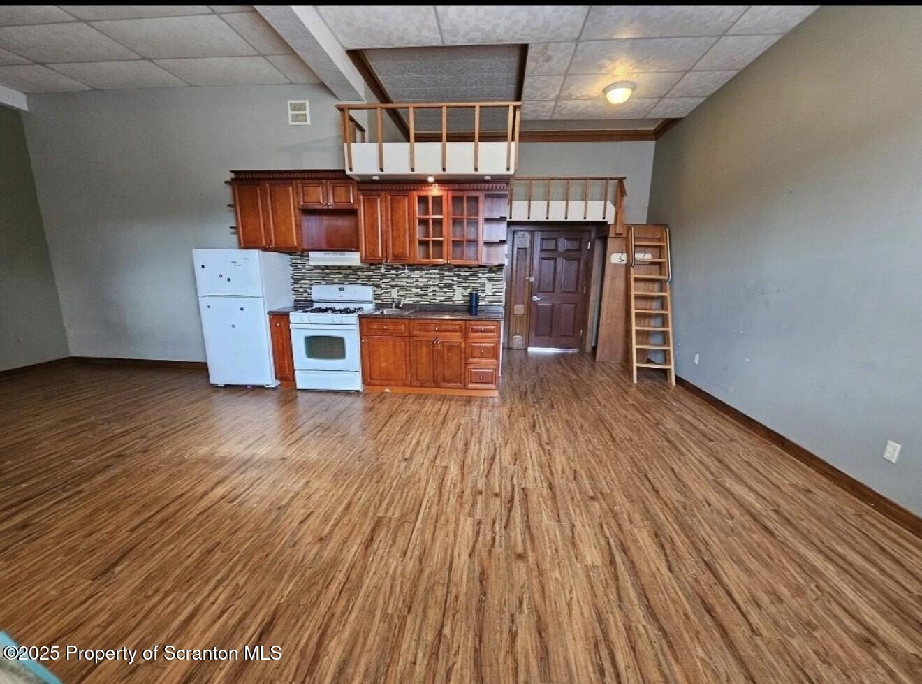 486 Hazle Street Unit: 5