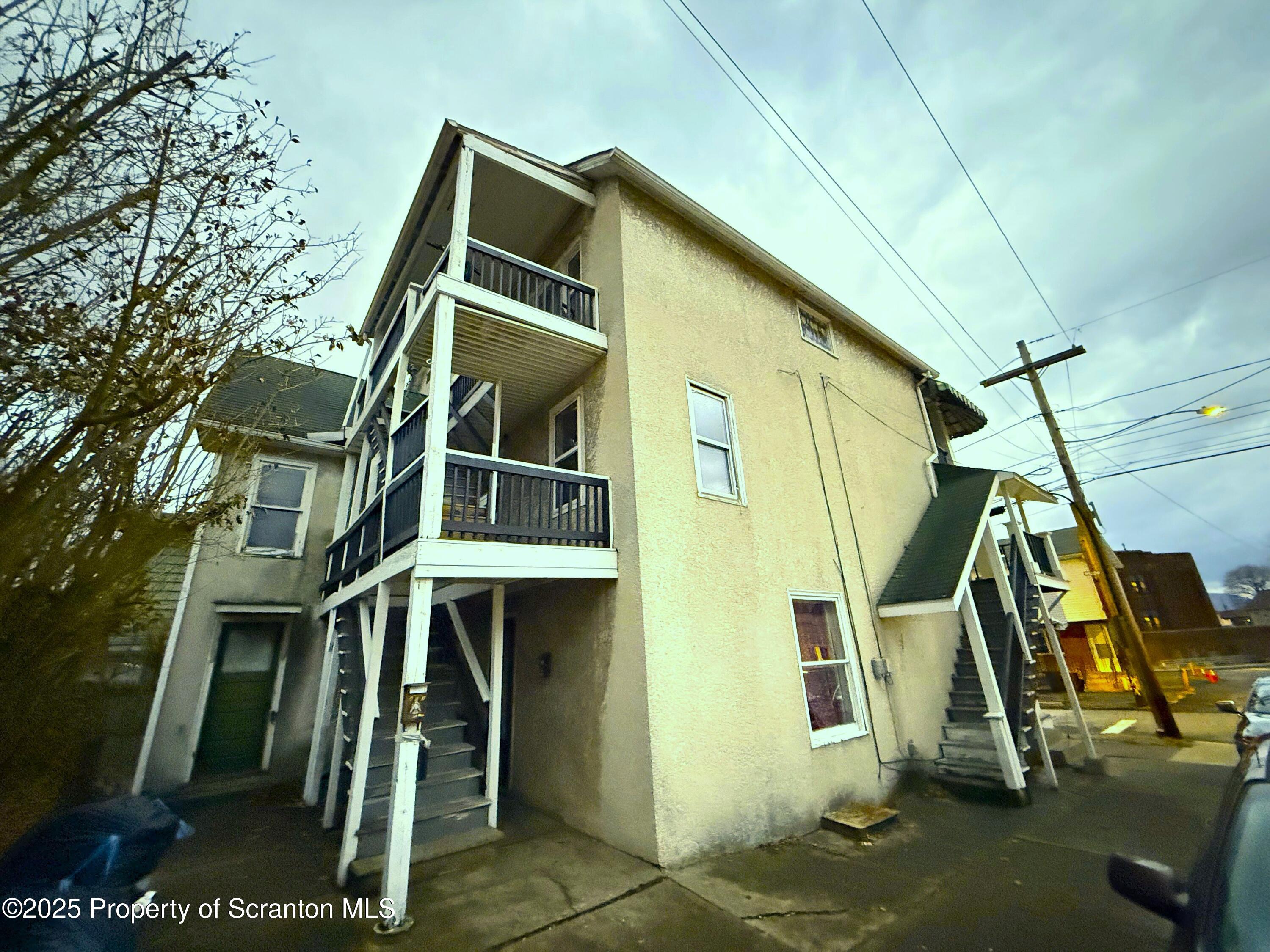 122 Willow Street Unit: 1