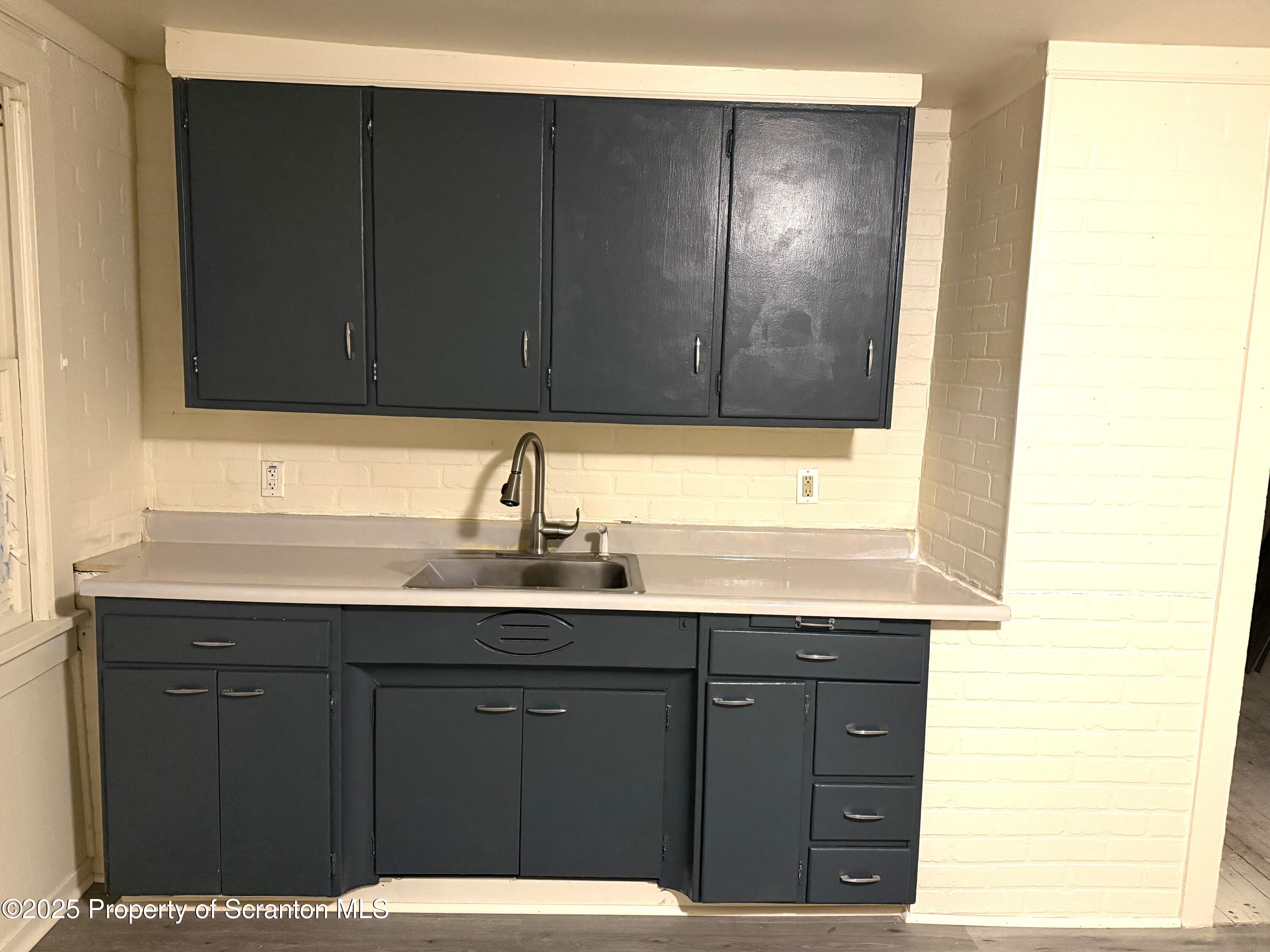 122 Willow Street Unit: 1