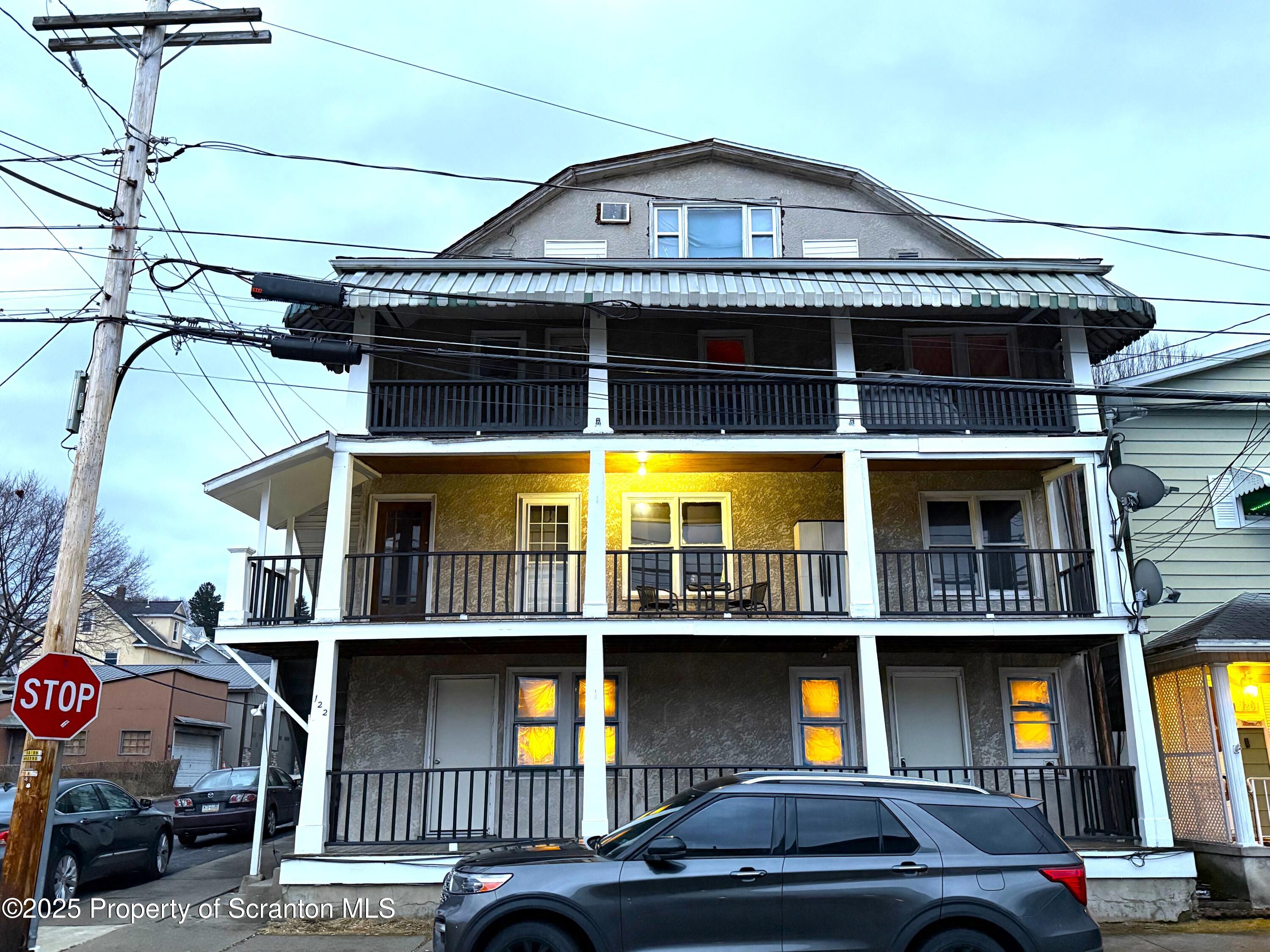 122 Willow Street Unit: 1