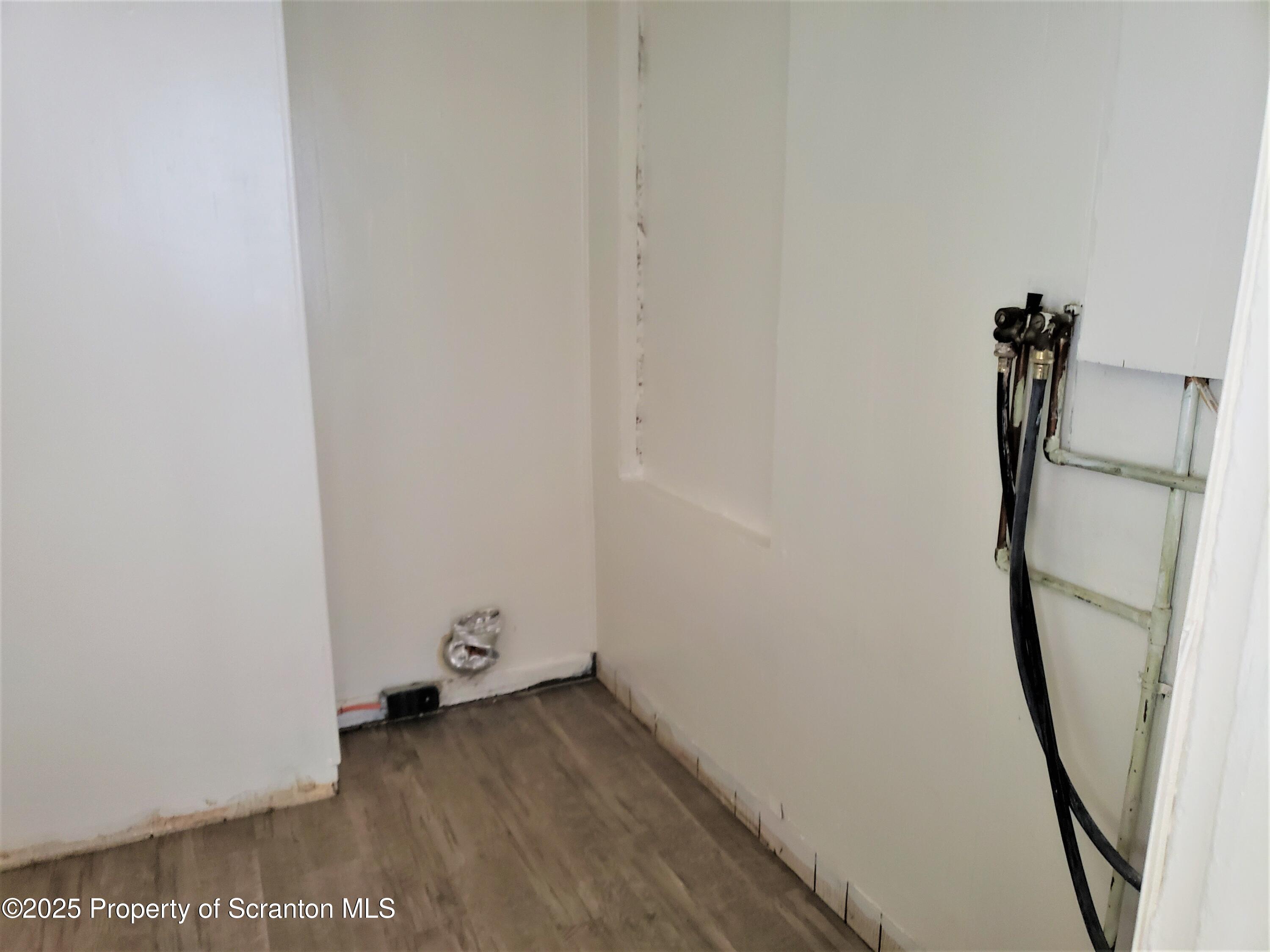 513 Washington Avenue Unit: 6