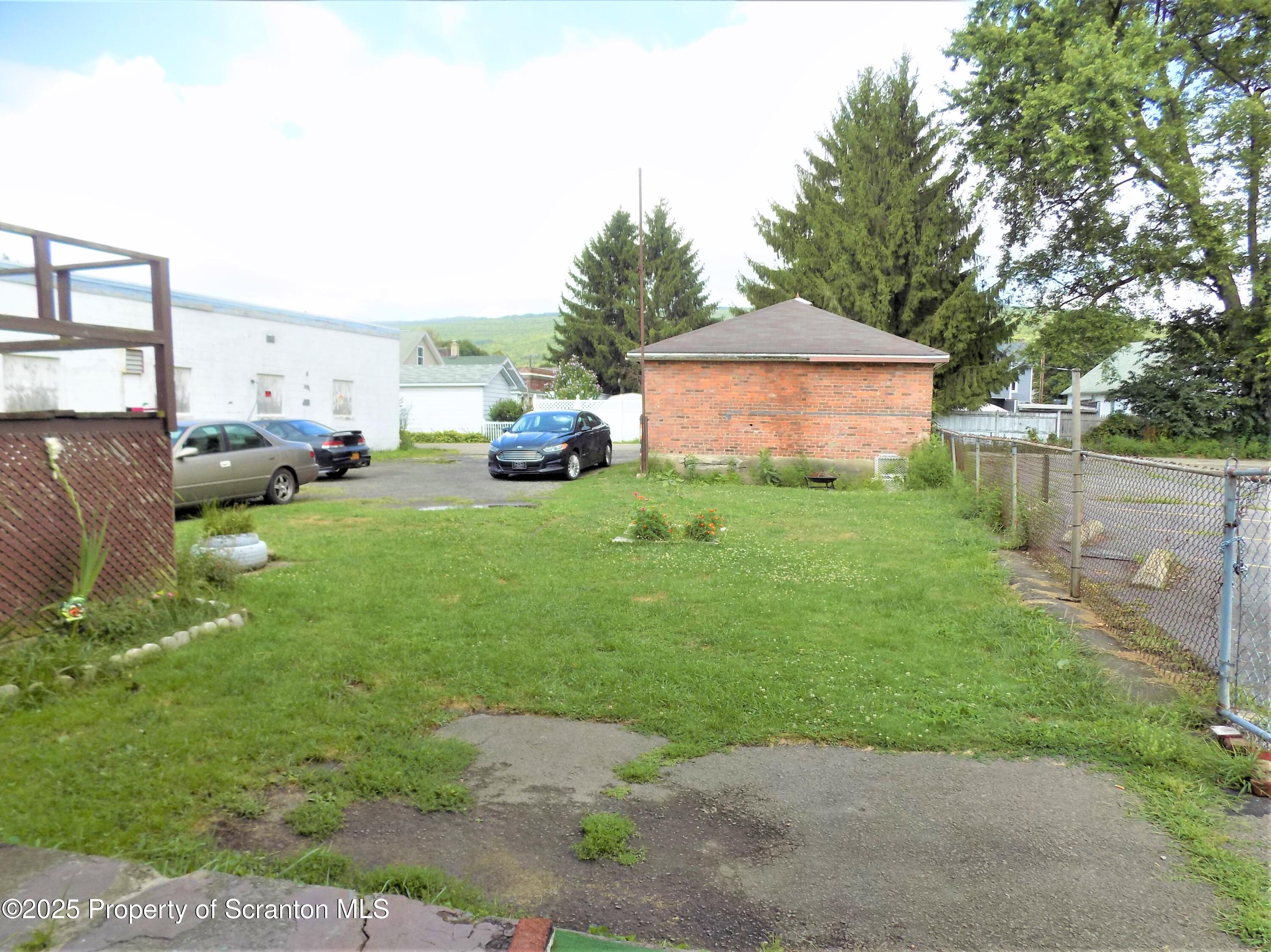 513 Washington Avenue Unit: 6
