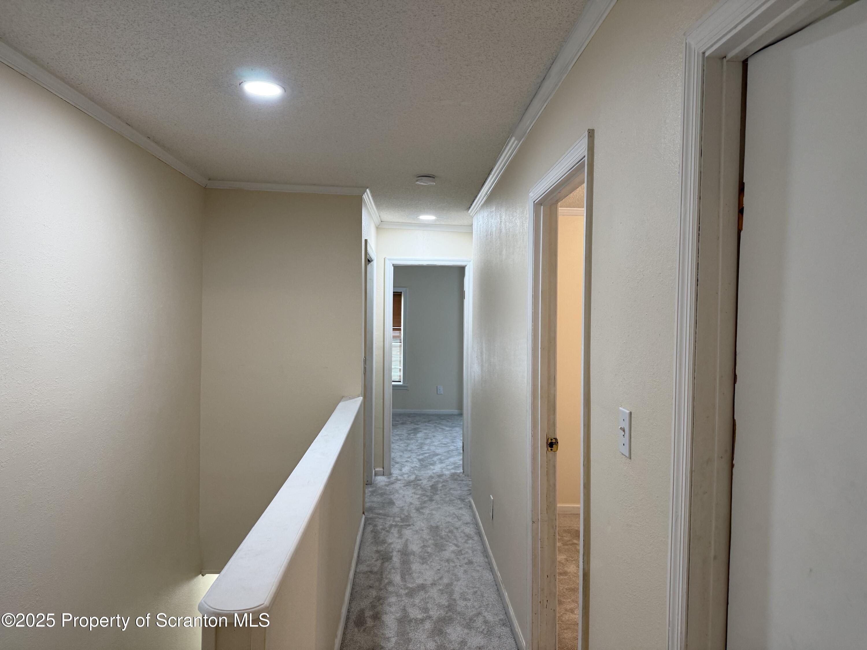 146 S Everett Avenue