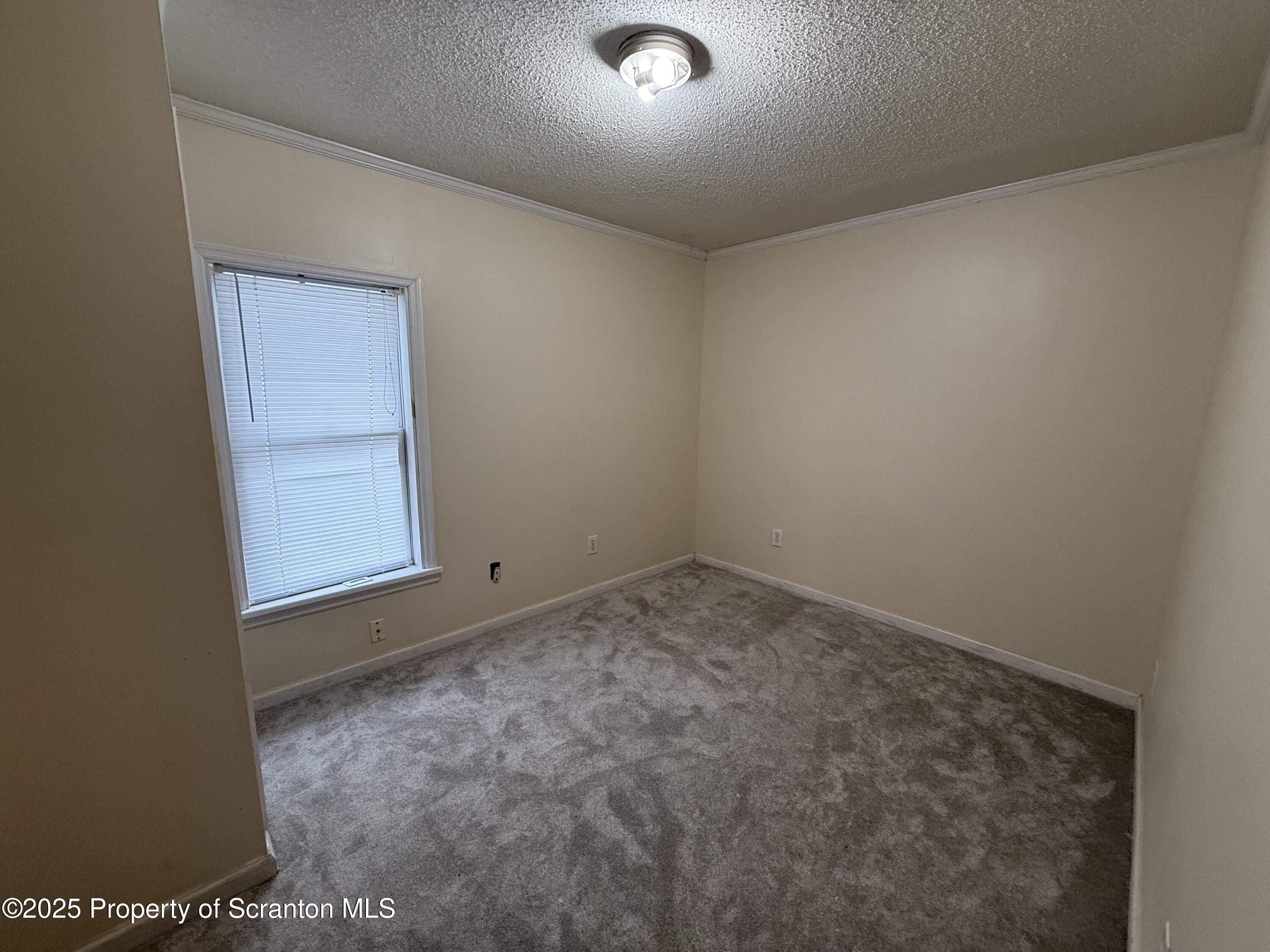 146 S Everett Avenue