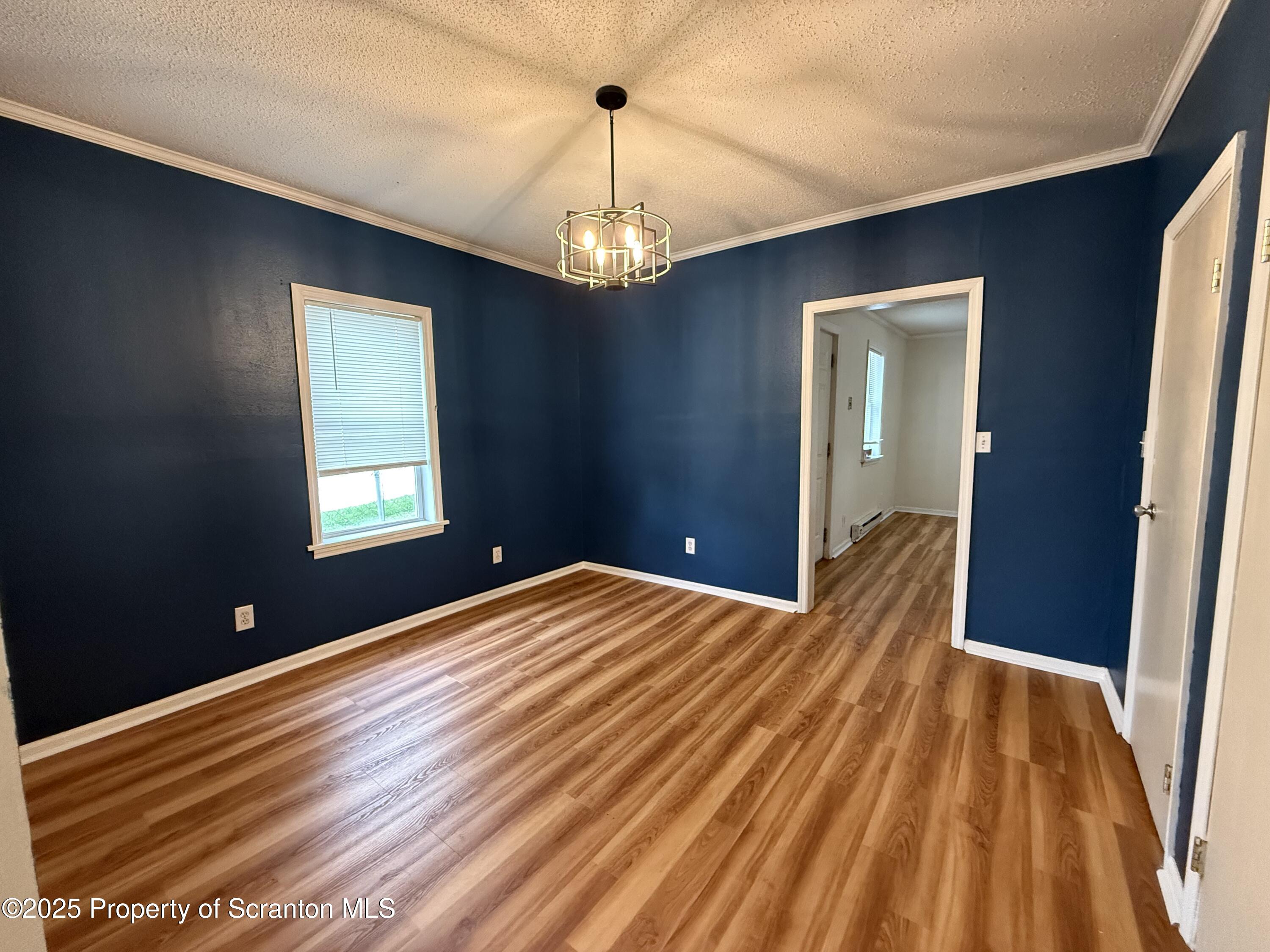 146 S Everett Avenue