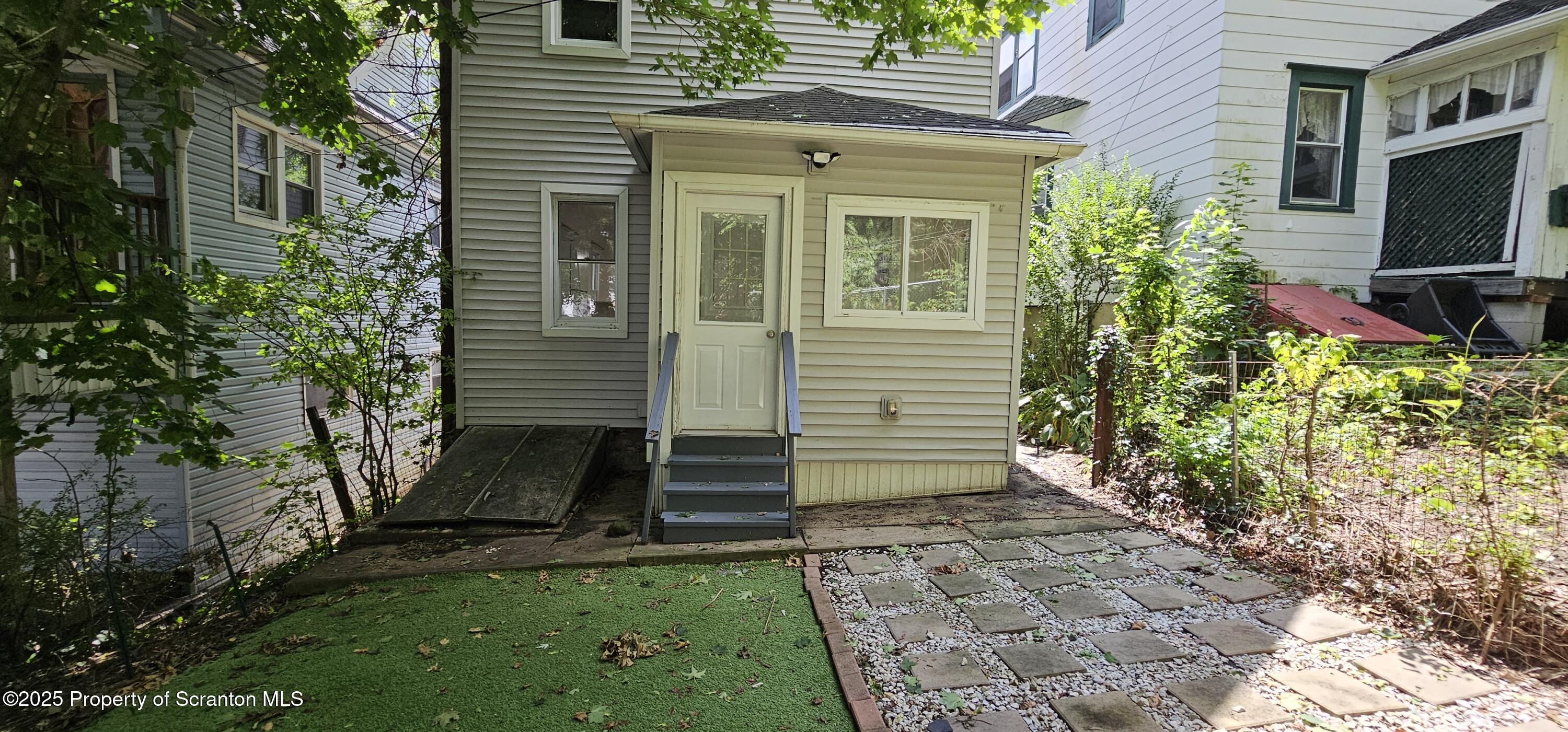 1323 Olive Street