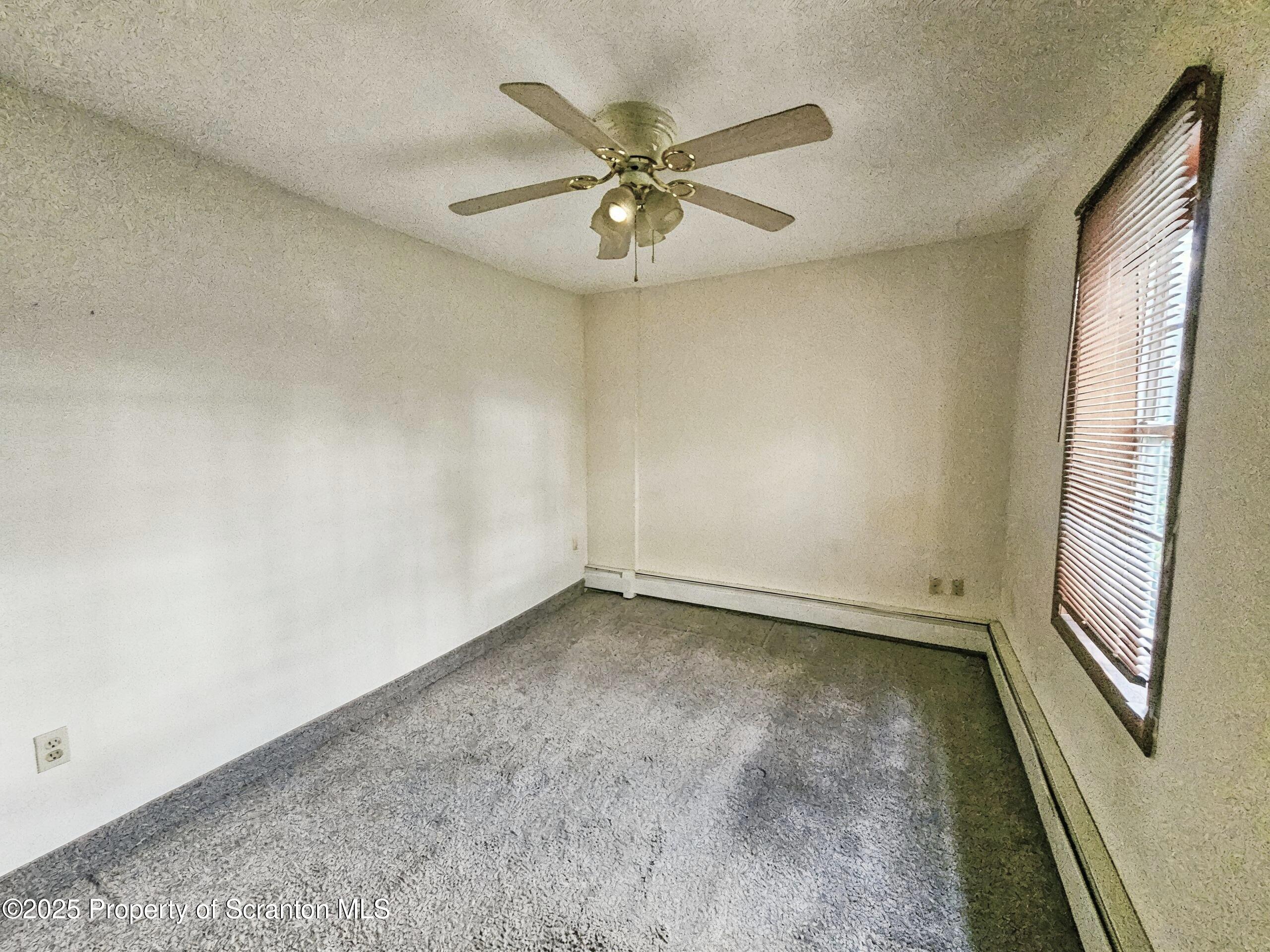 14 Kulp Avenue Unit: Front