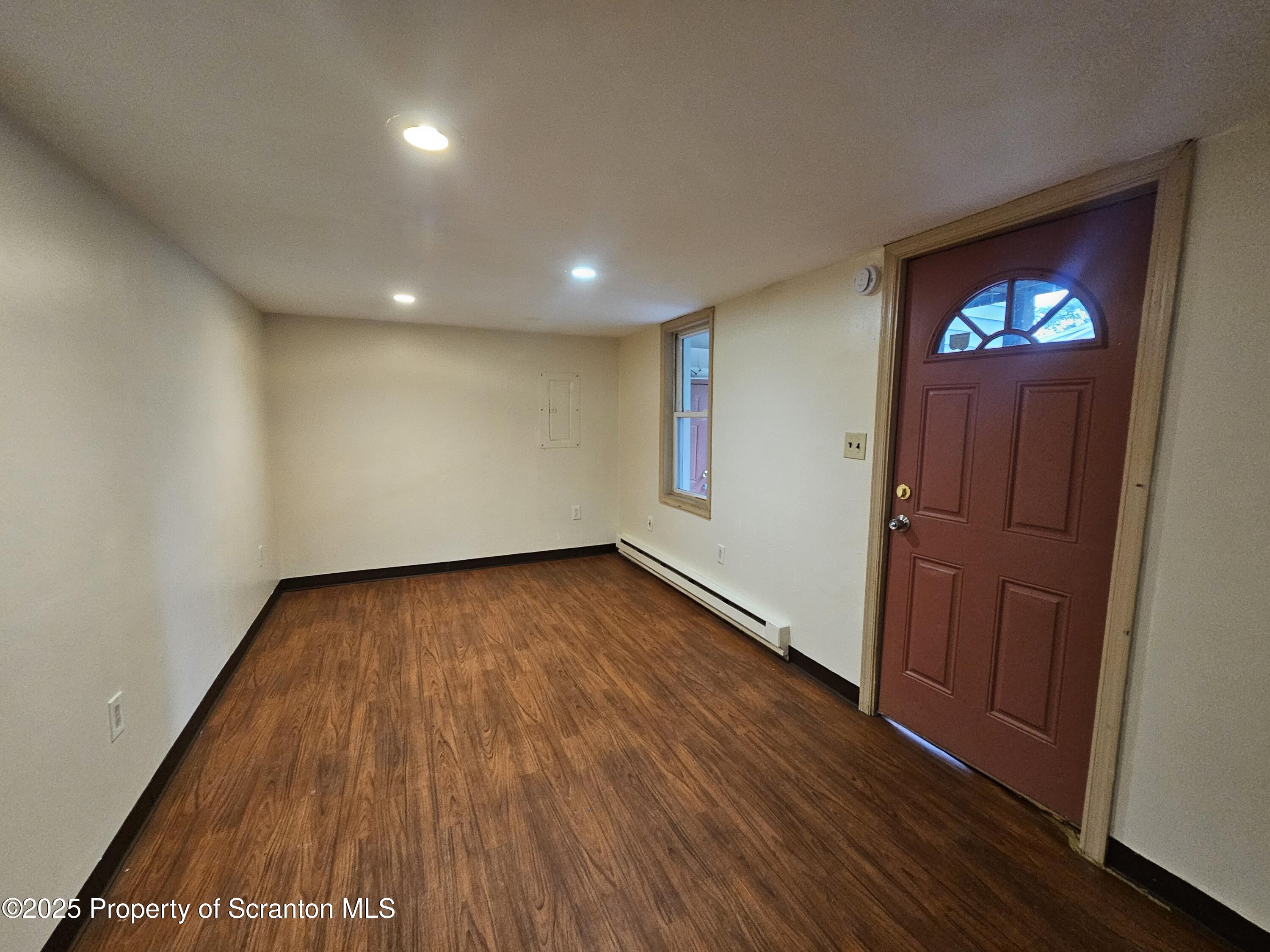 14 Kulp Avenue Unit: Rear