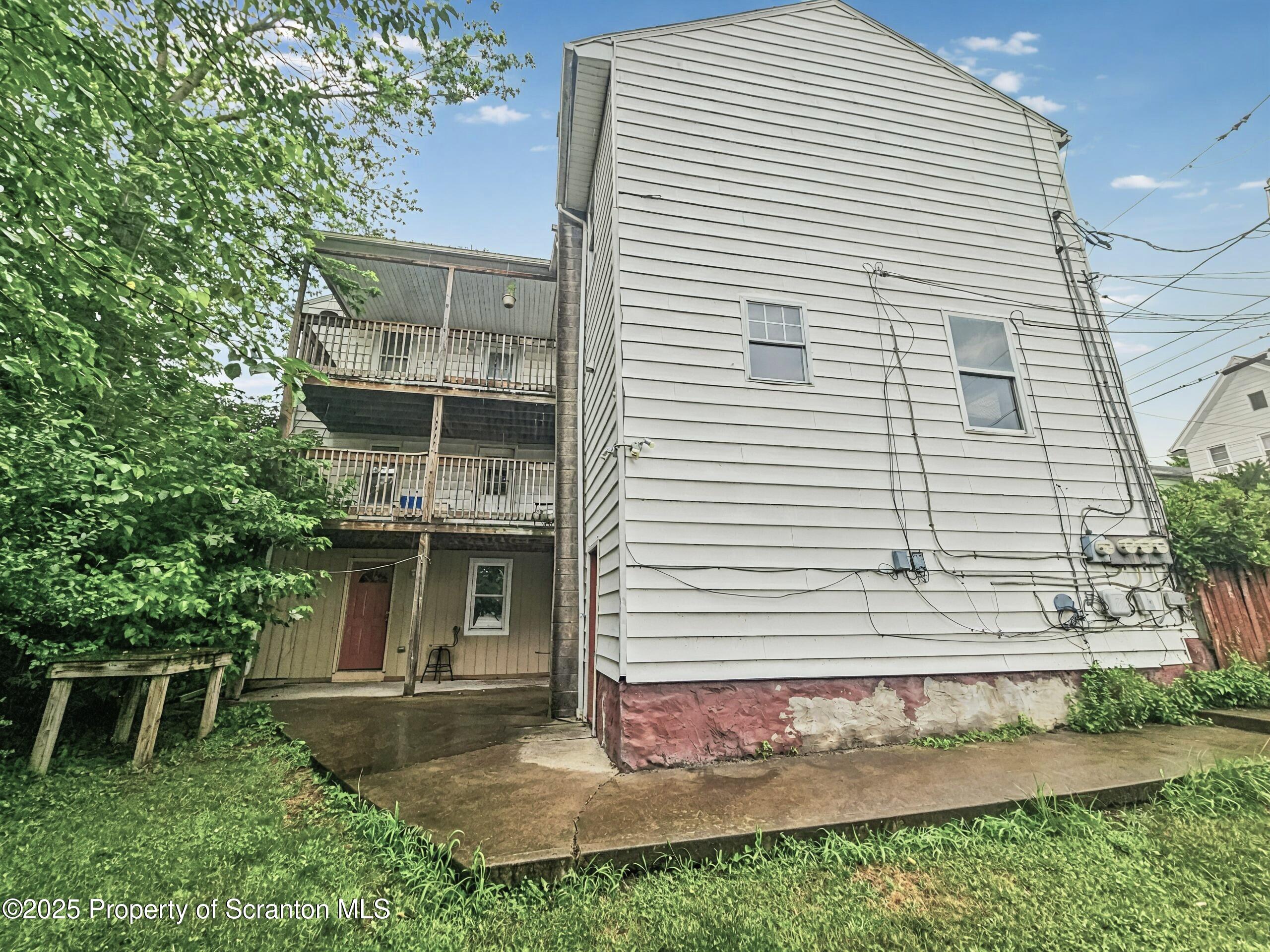 14 Kulp Avenue Unit: Rear
