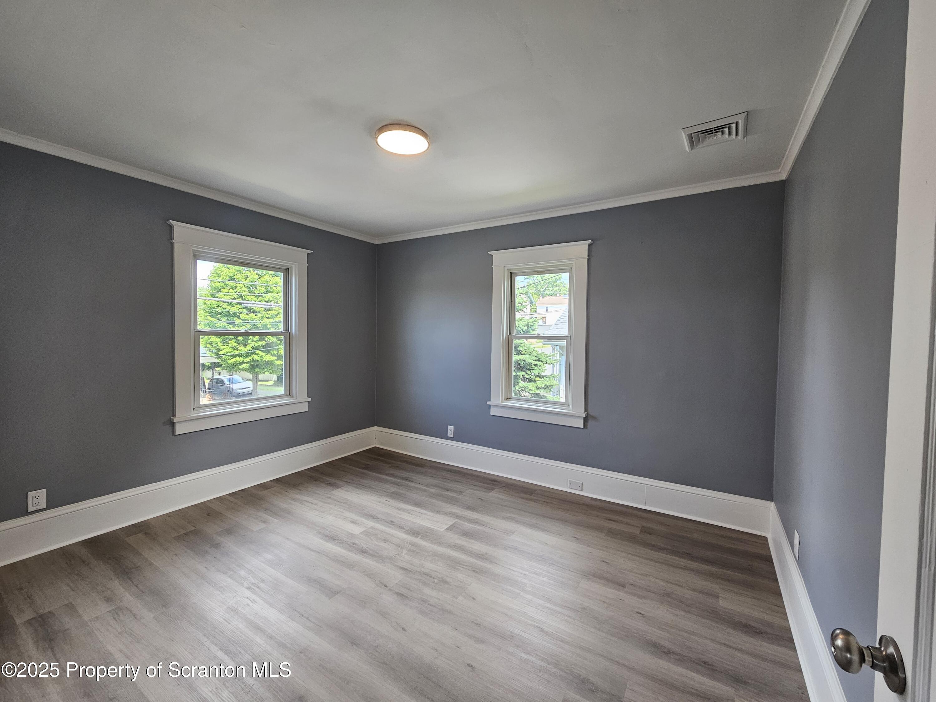 408 W Grove Street Unit: 2nd Fl