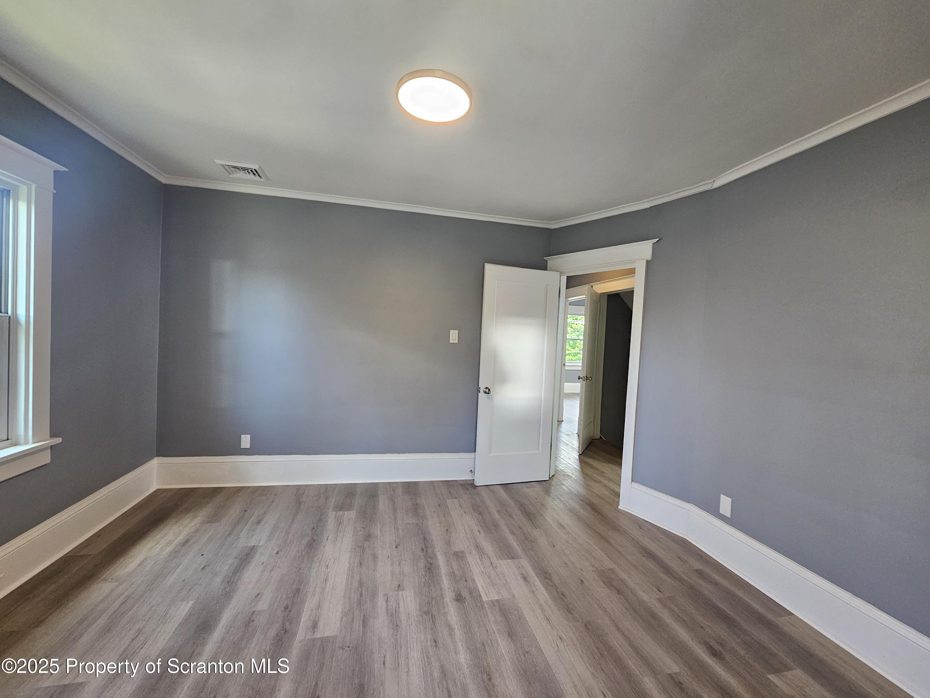 408 W Grove Street Unit: 2nd Fl