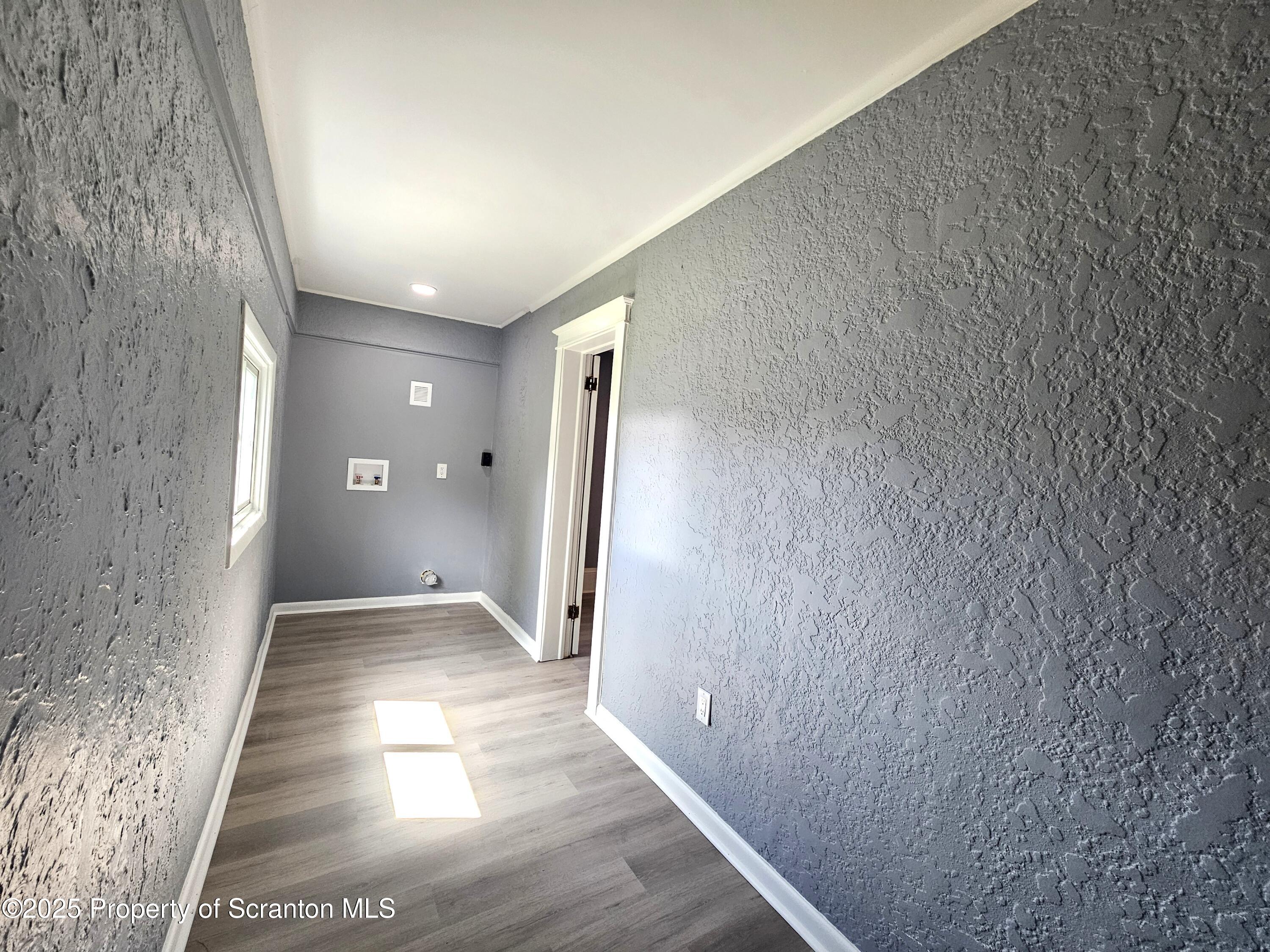 408 W Grove Street Unit: 2nd Fl