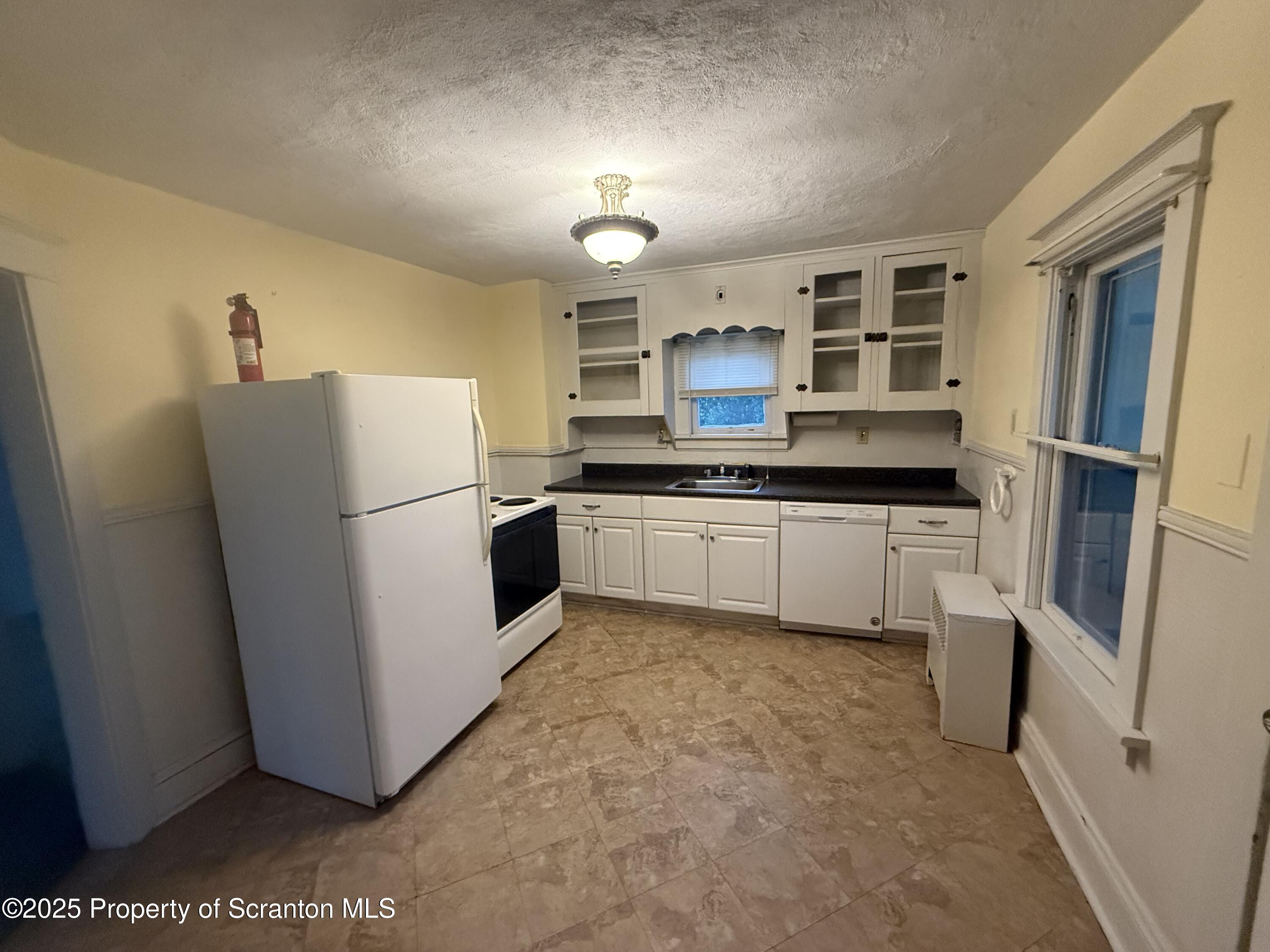 1906 Farr Street Unit: 2