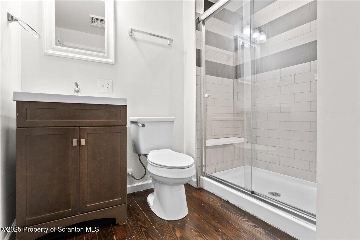 127 W Line Street