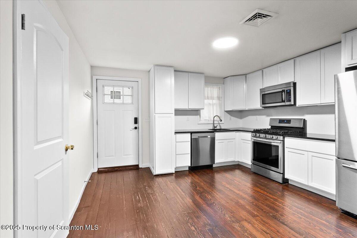 127 W Line Street