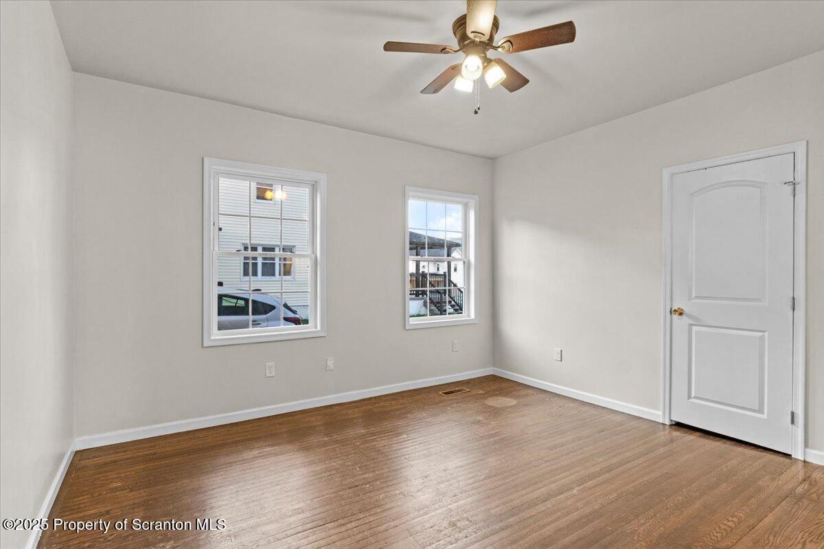 127 W Line Street