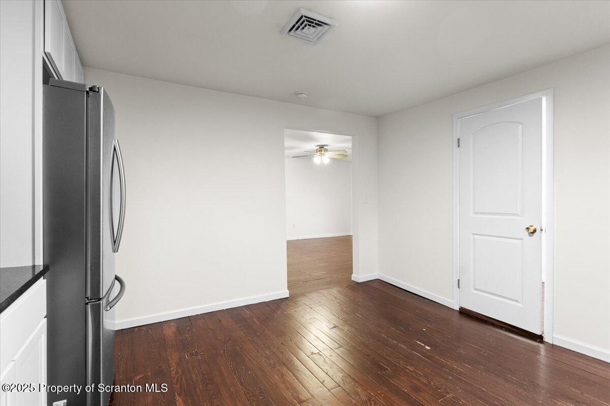 127 W Line Street