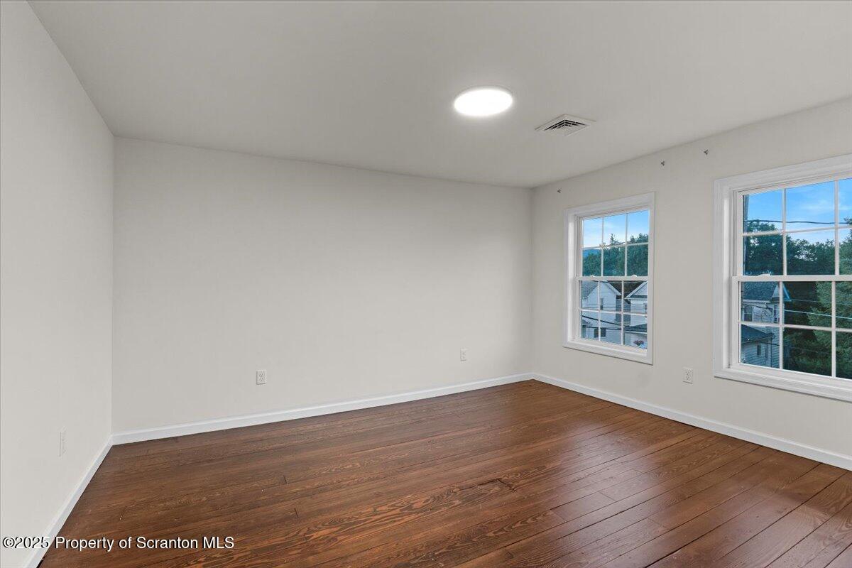 127 W Line Street