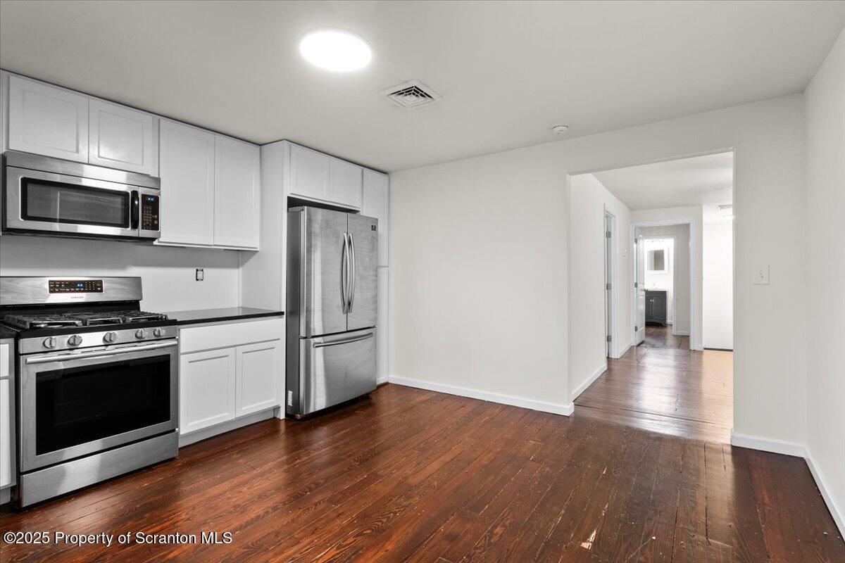 127 W Line Street