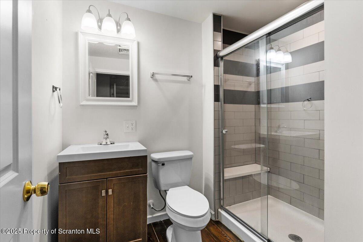 127 W Line Street