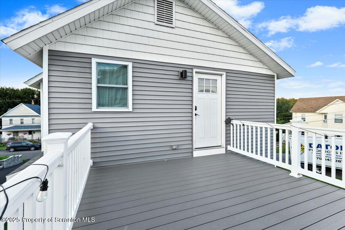 127 W Line Street