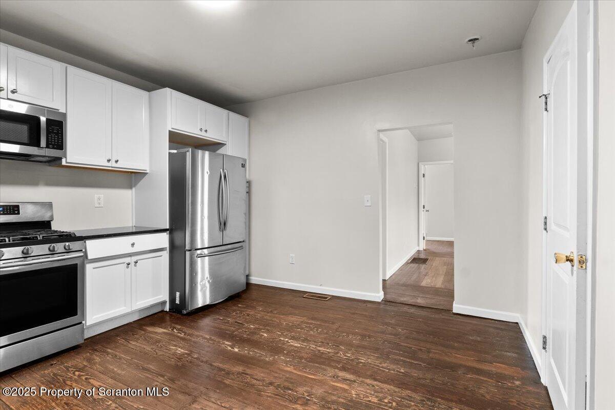 127 W Line Street