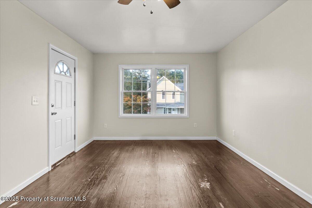 127 W Line Street