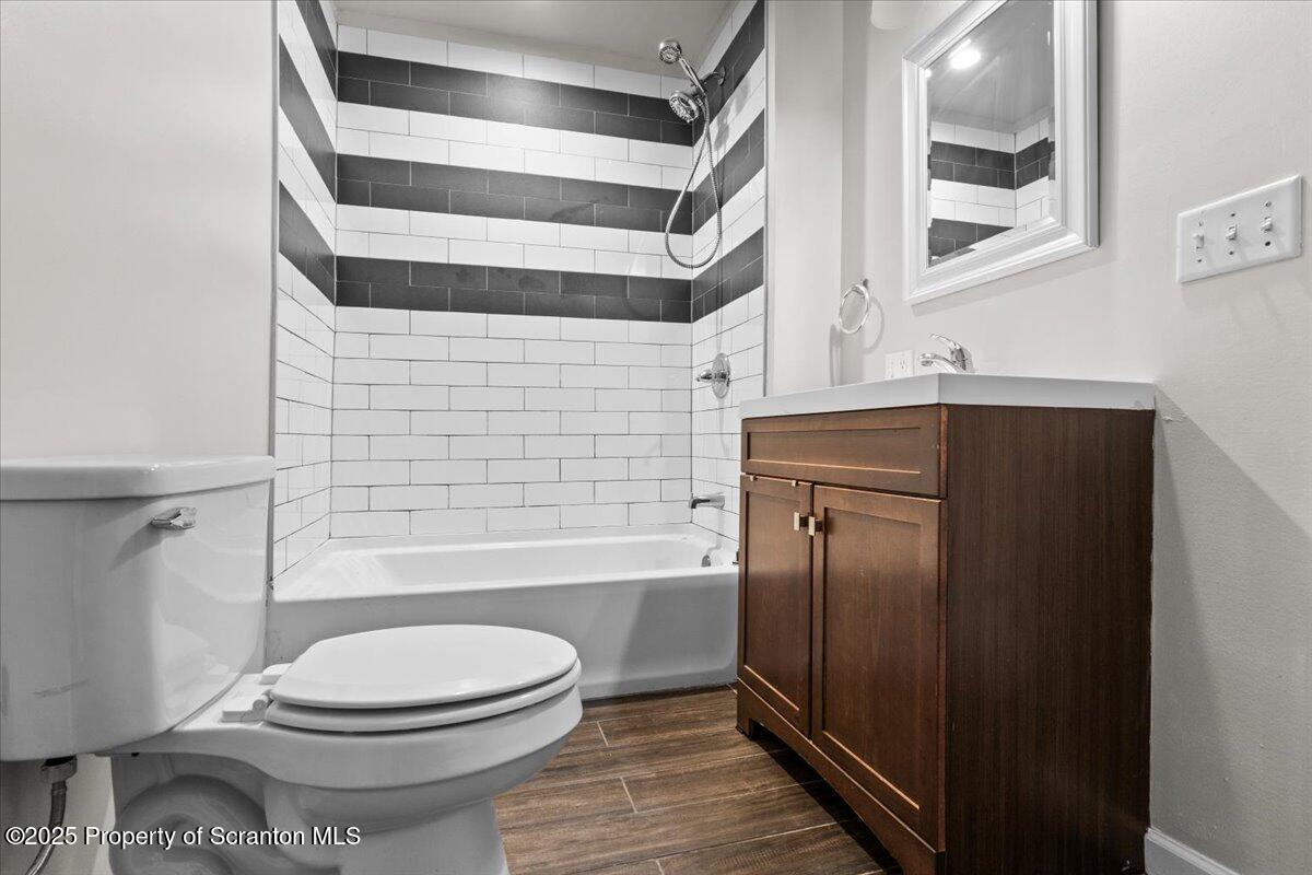 127 W Line Street