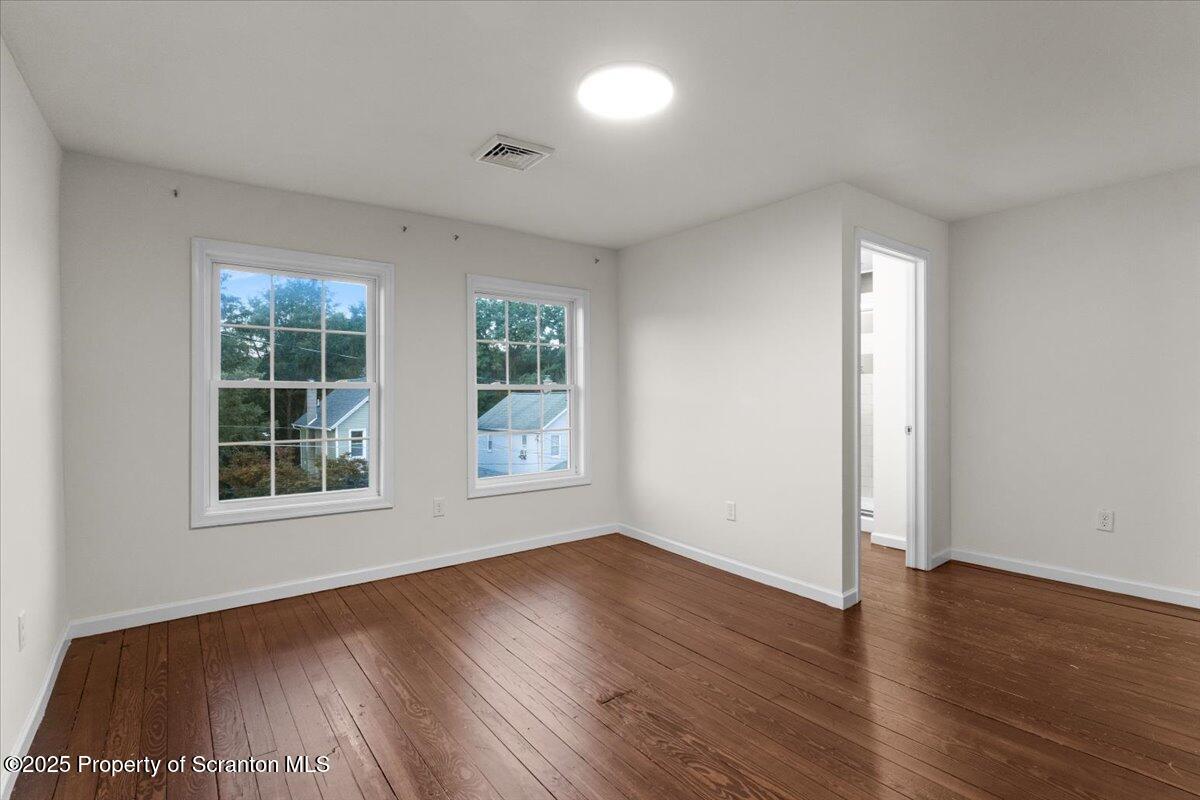 127 W Line Street
