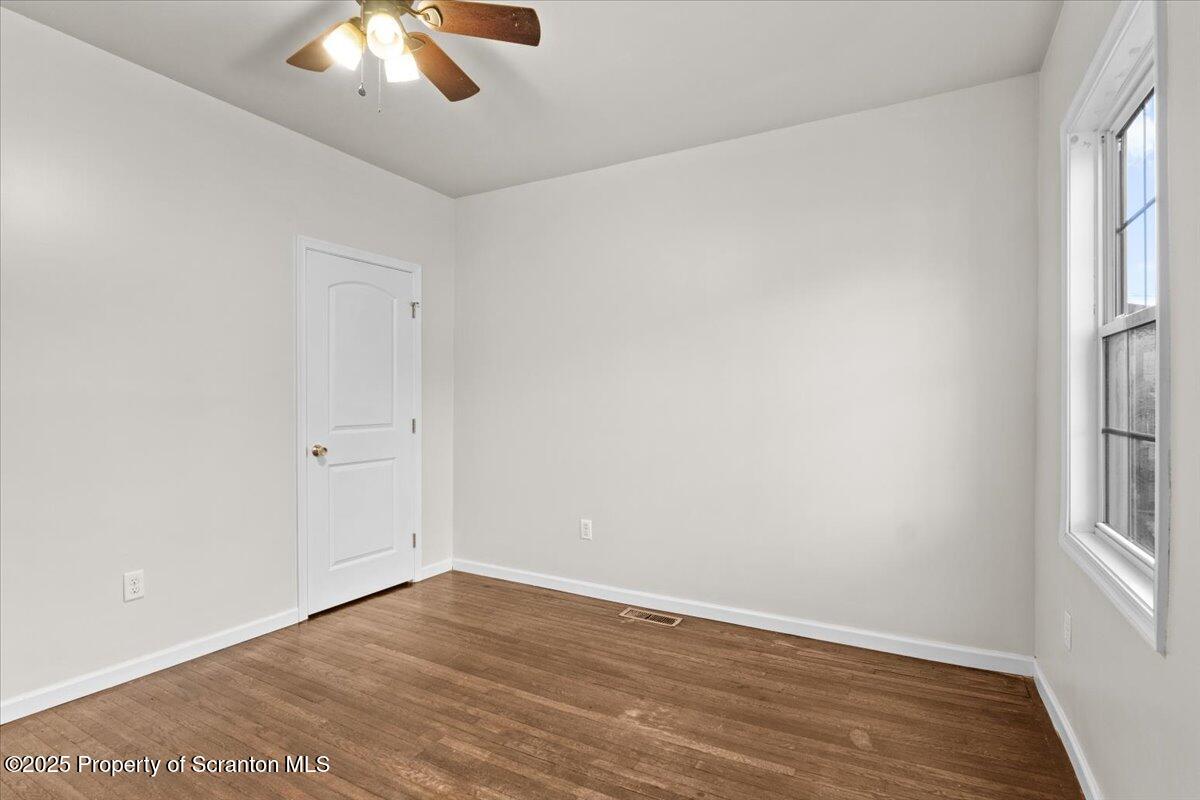 127 W Line Street
