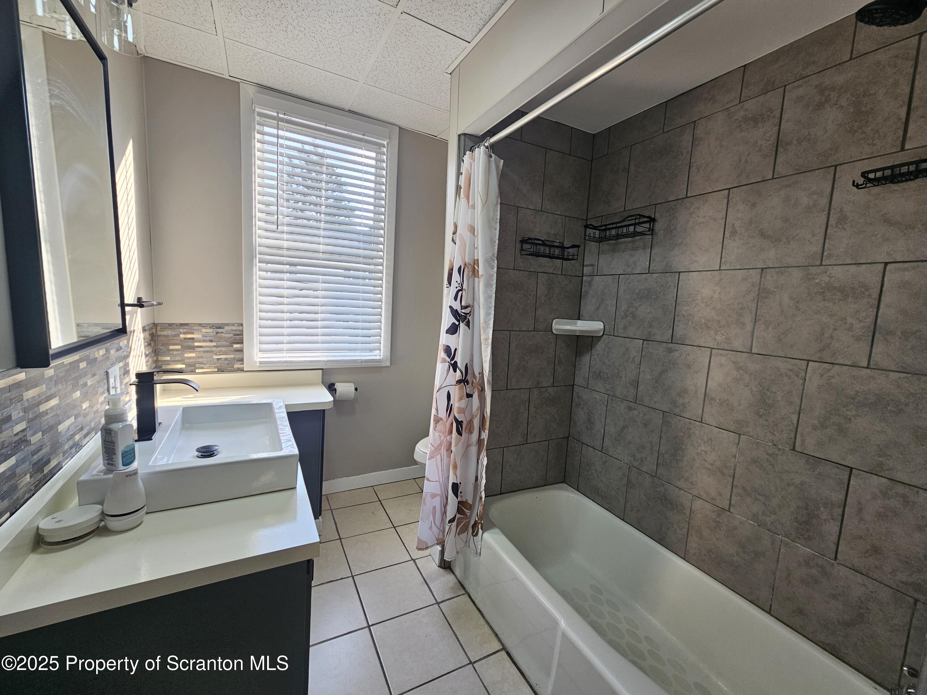 28 E Columbus Avenue Unit: Left