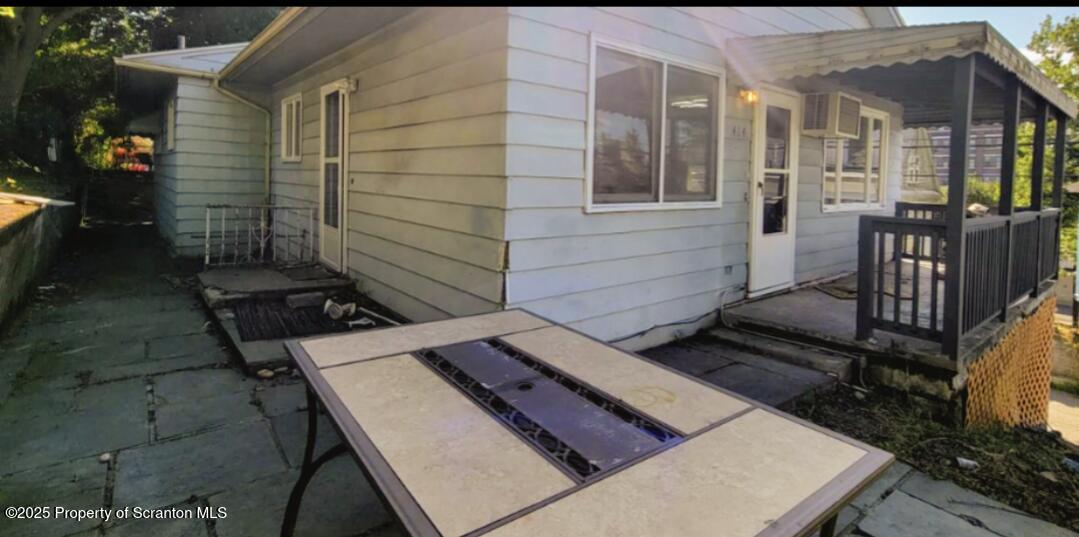 414 Orchard Street Unit: Rear