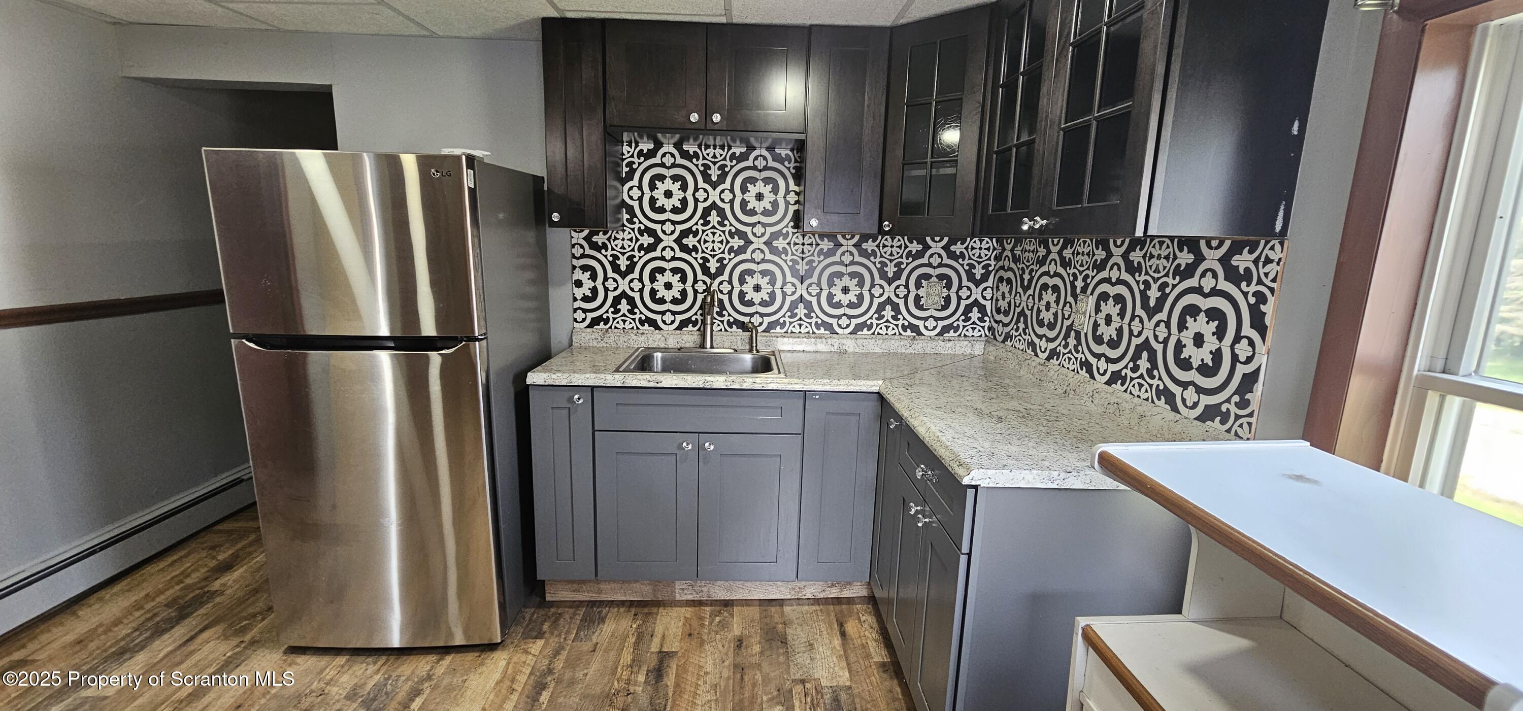 608 S Valley Avenue Unit: Apt B