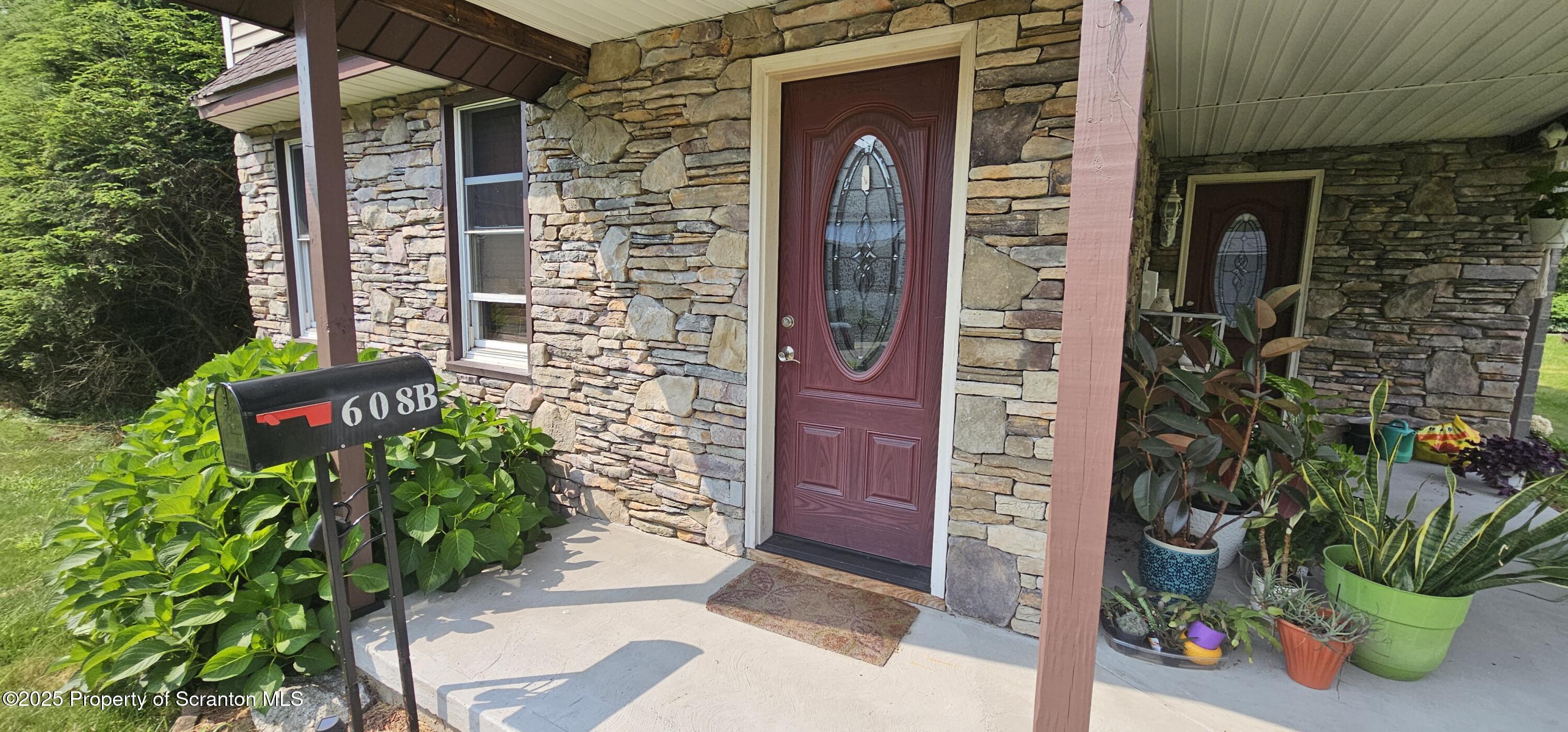 608 S Valley Avenue Unit: Apt B