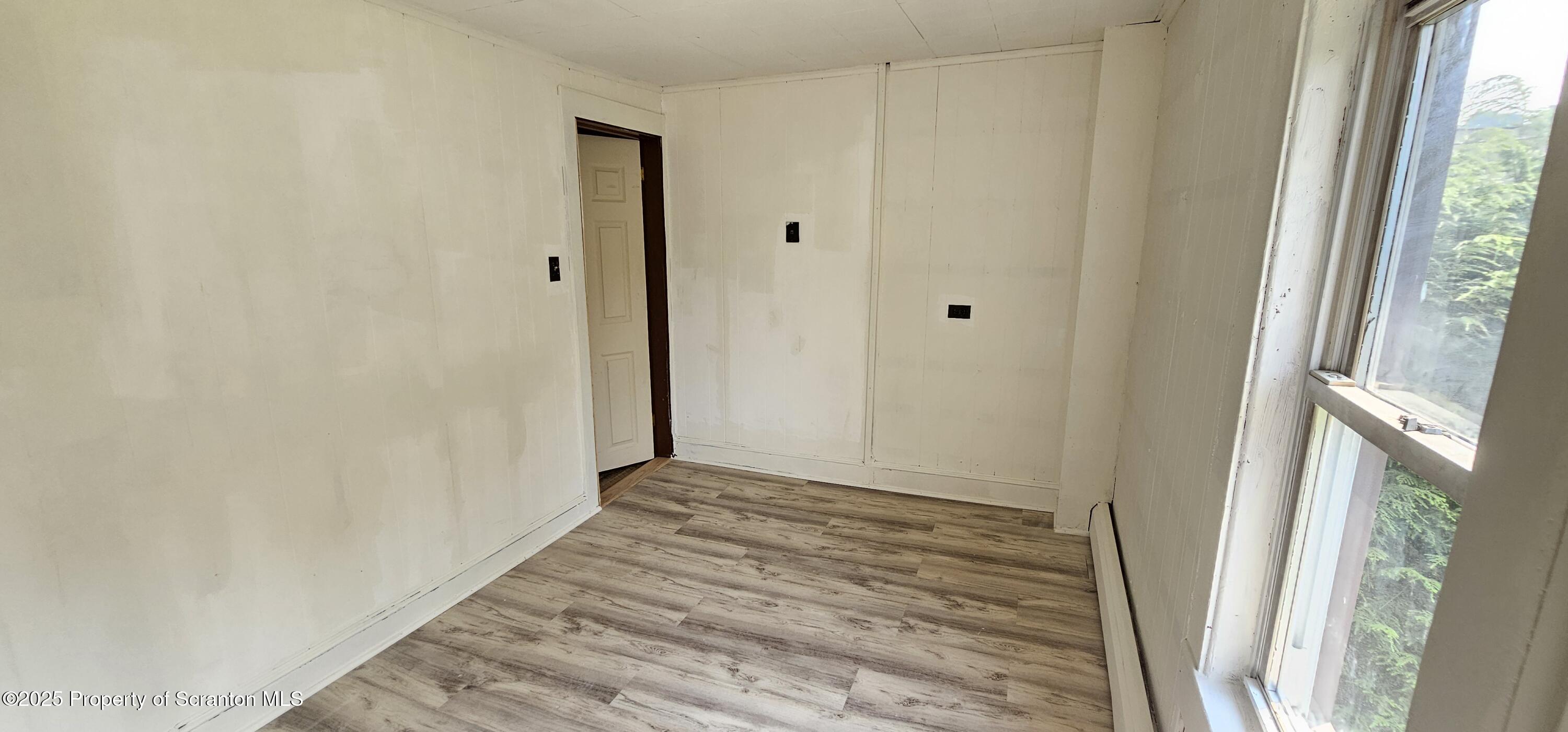 608 S Valley Avenue Unit: Apt B