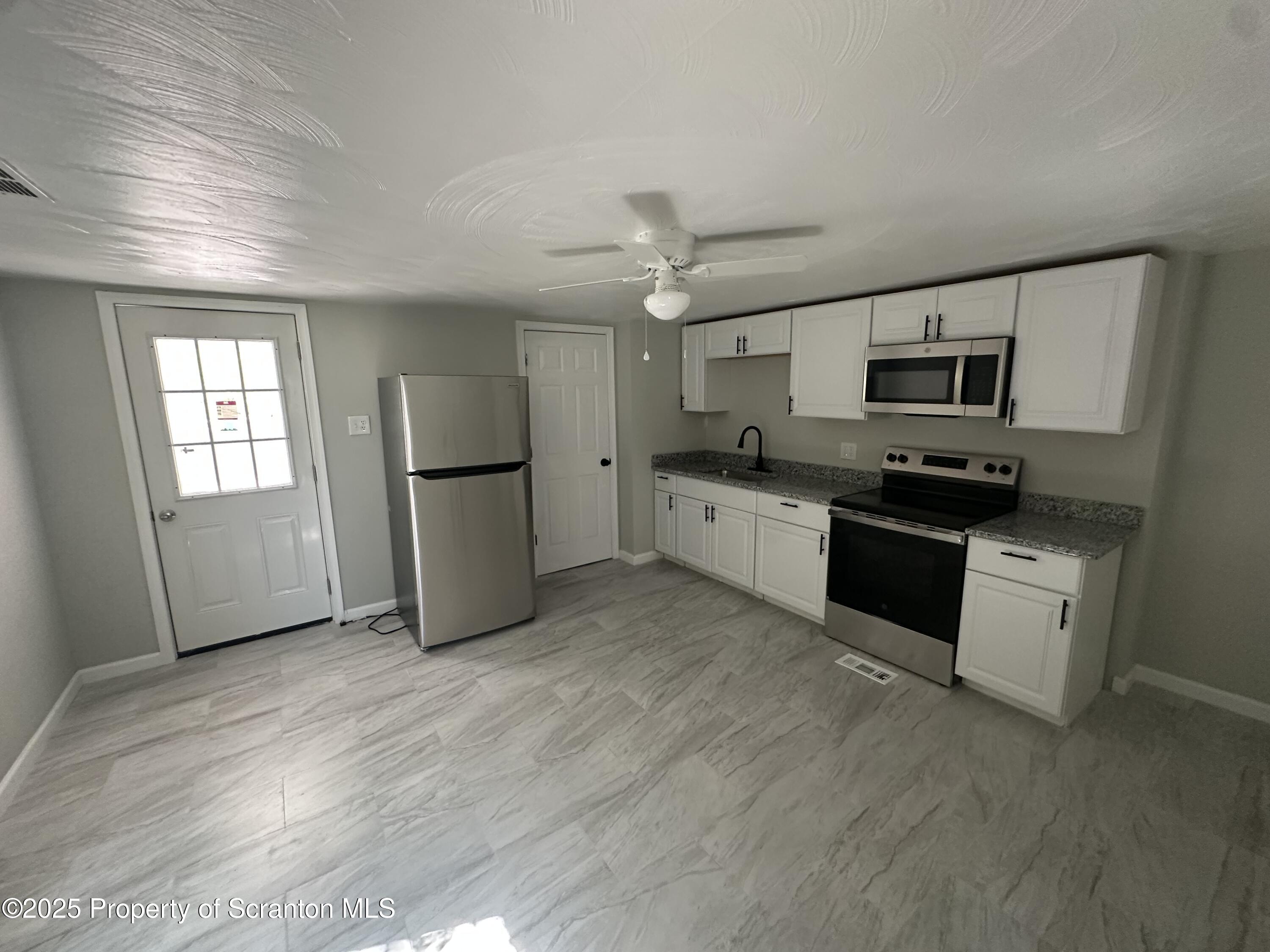 635-637 Lee Street
