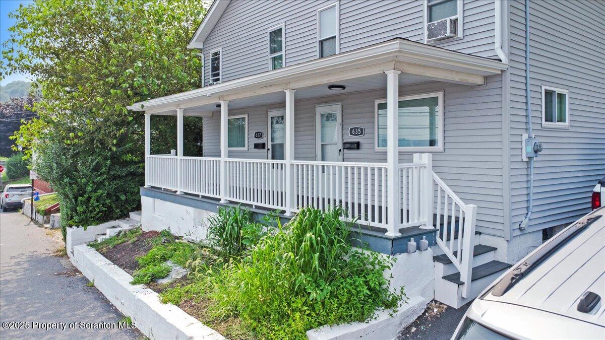 635-637 Lee Street