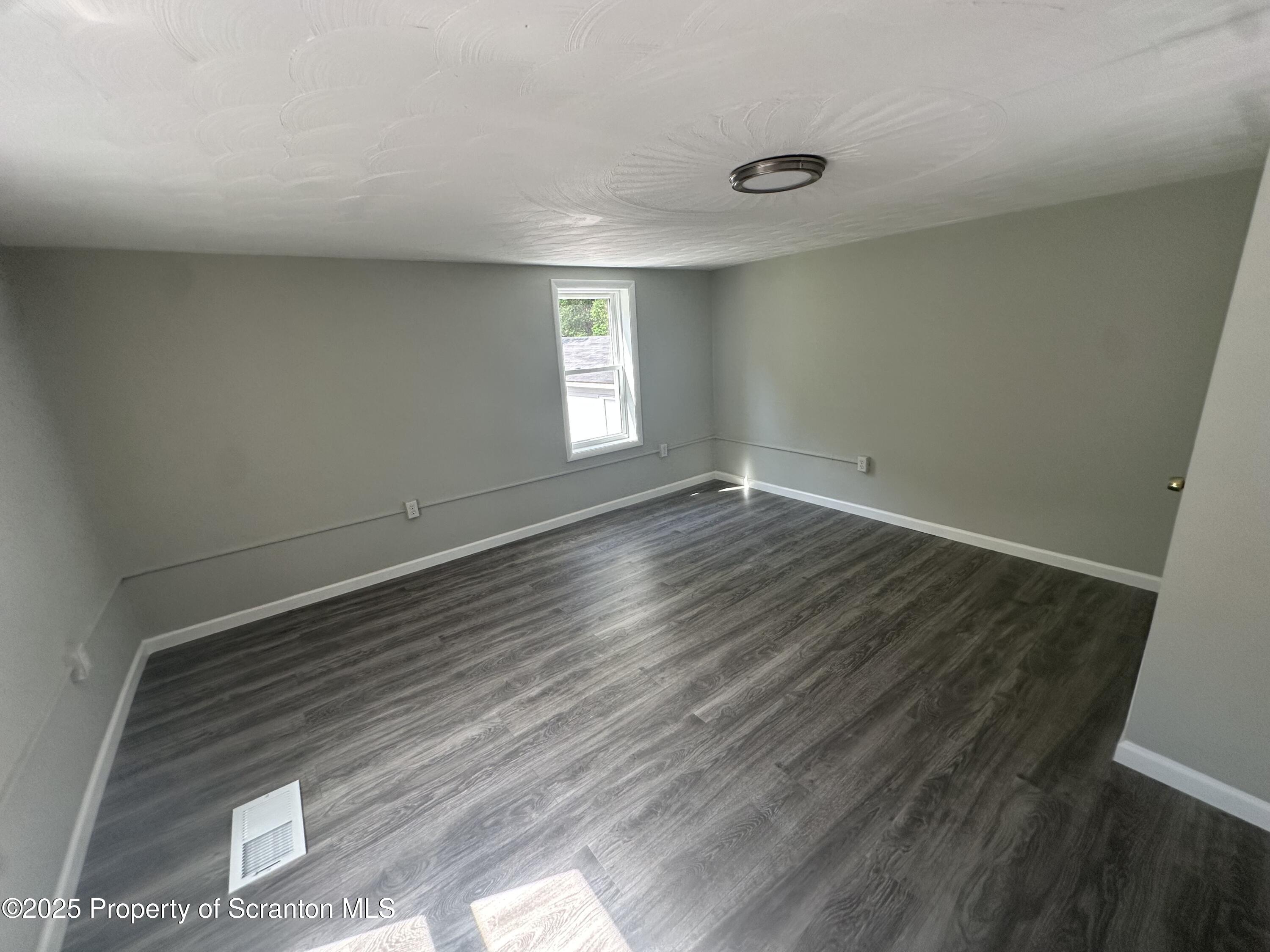 635-637 Lee Street