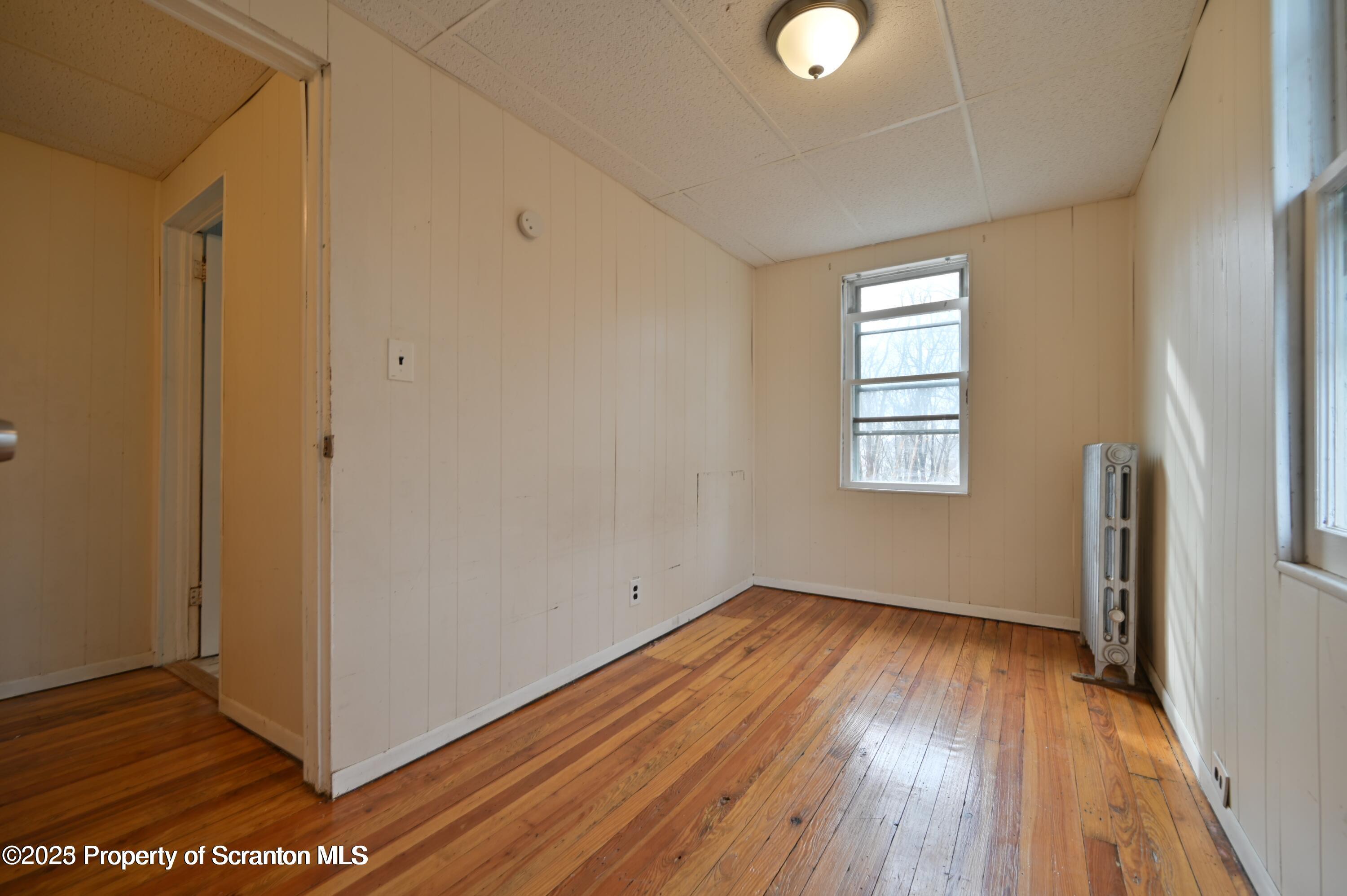 1309 Wood (RIGHT SIDE)