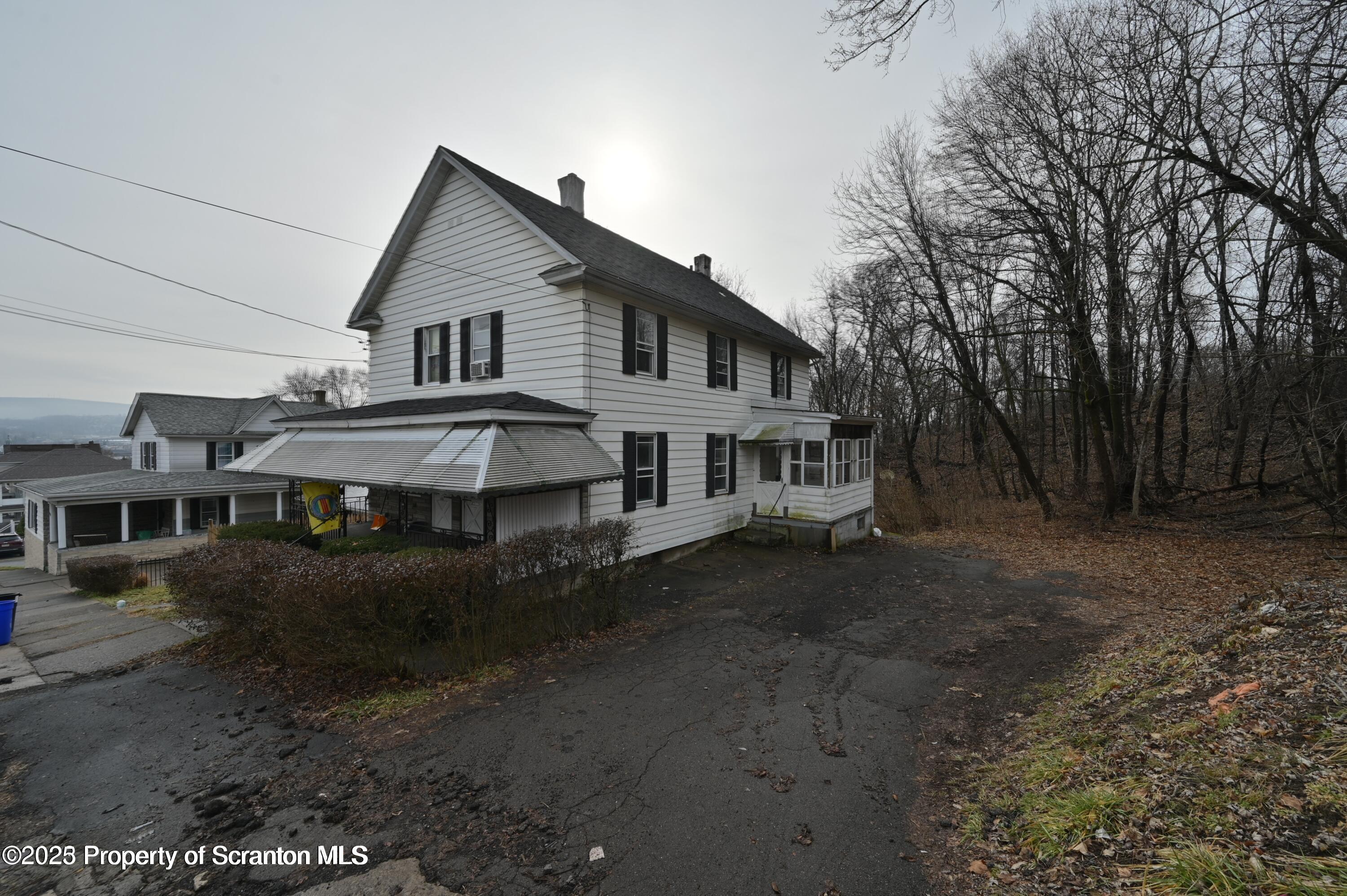 1309 Wood (RIGHT SIDE)