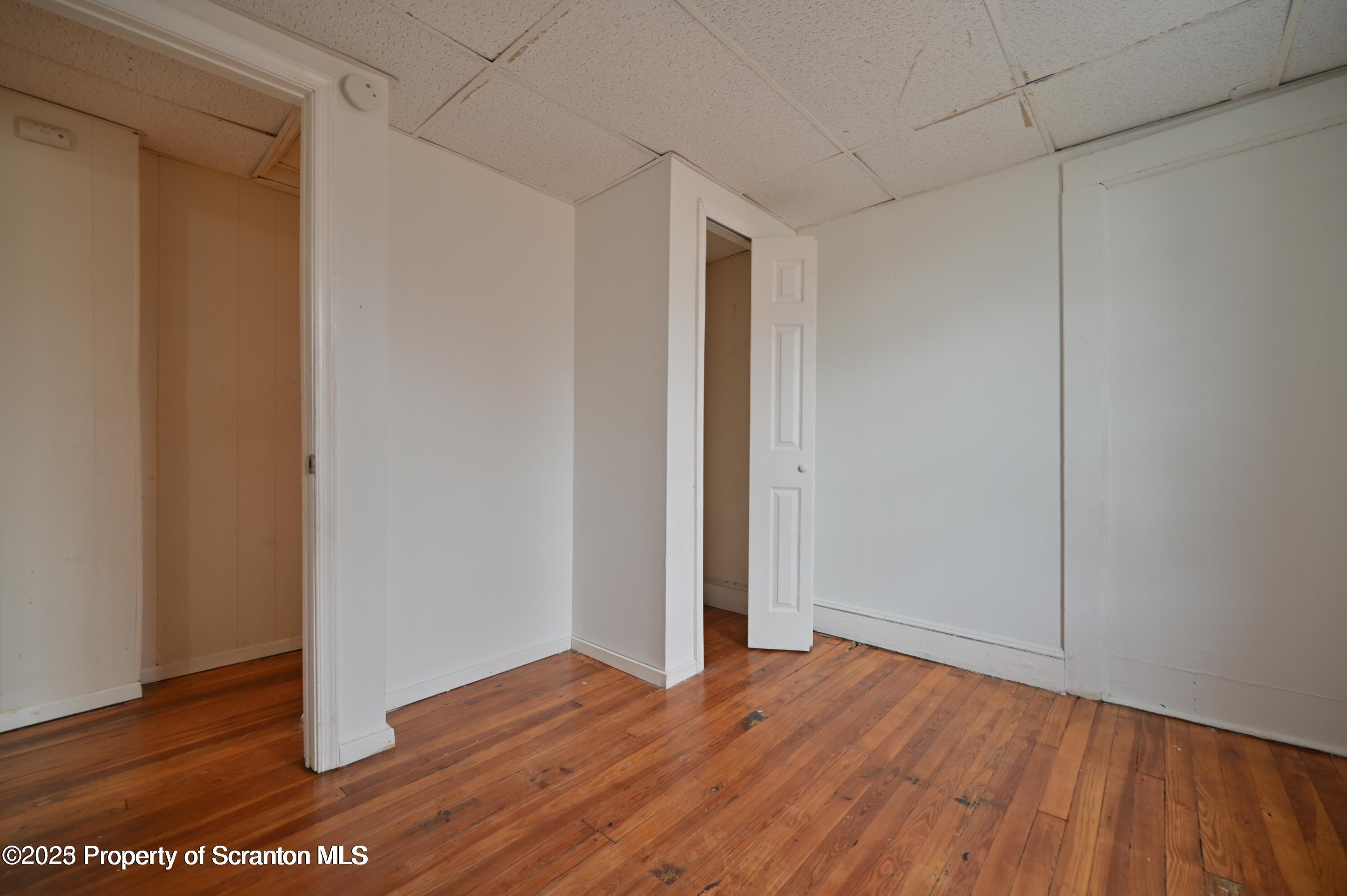 1309 Wood (RIGHT SIDE)