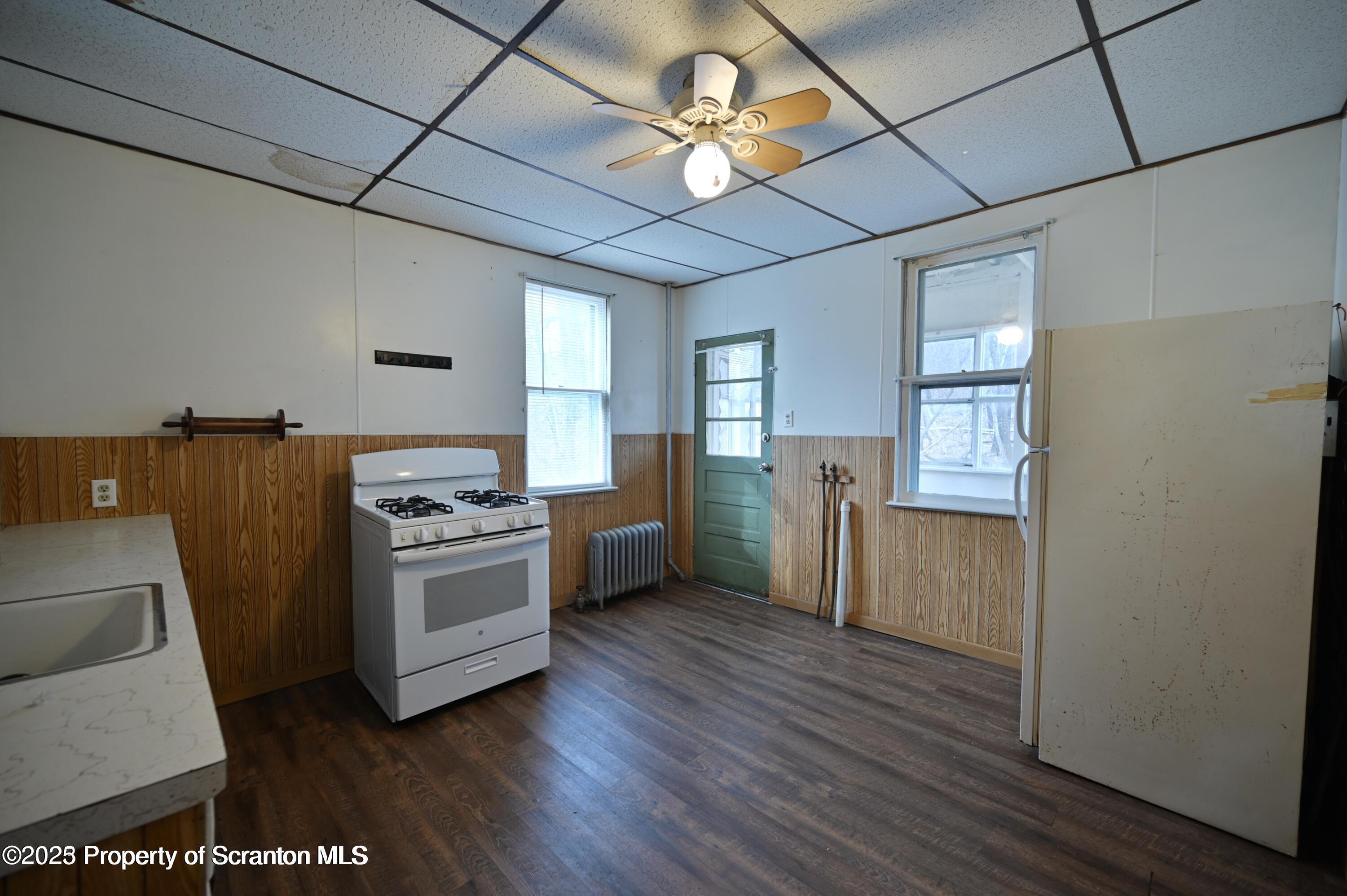 1309 Wood (RIGHT SIDE)